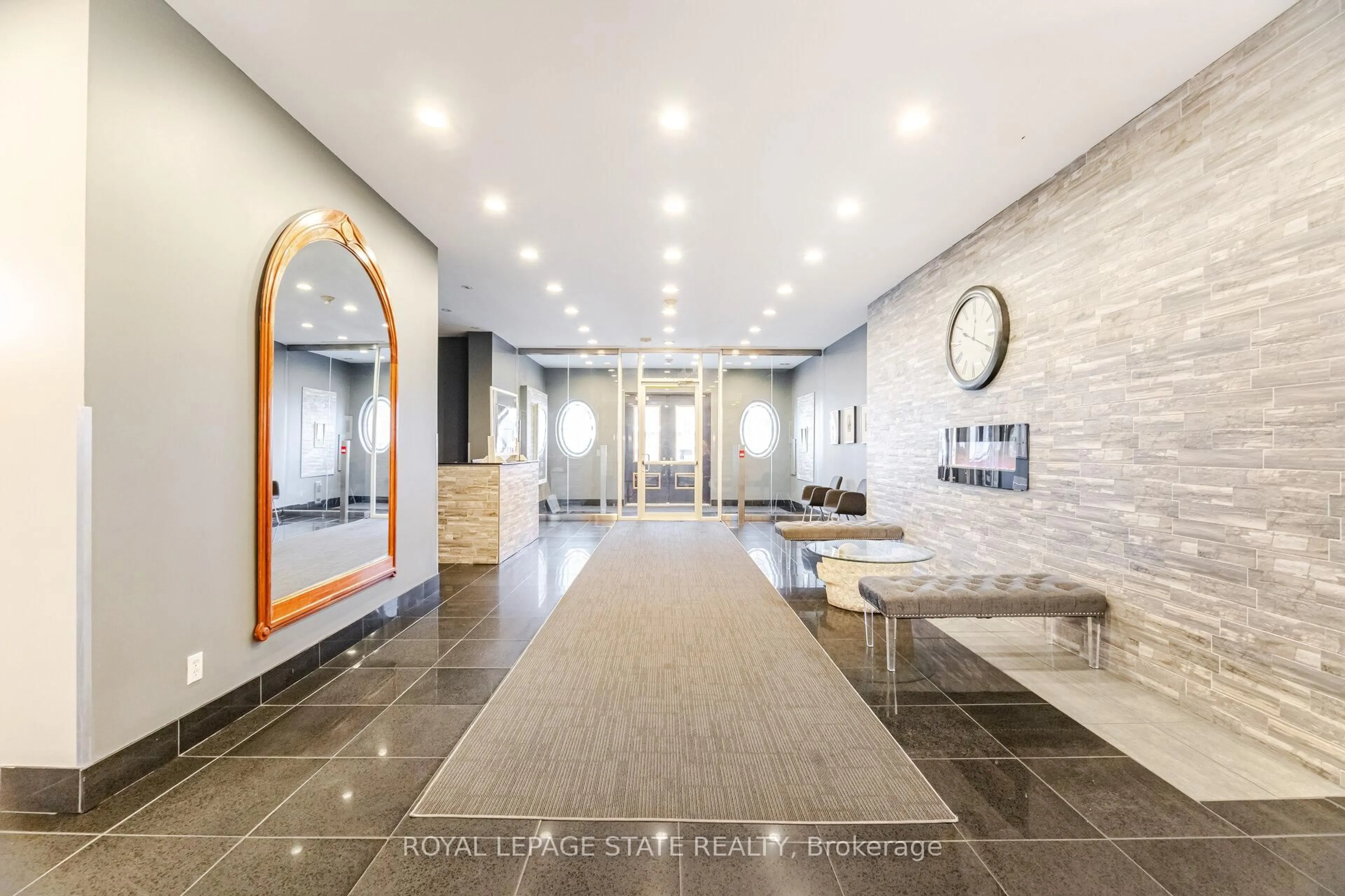 Lobby for 135 James St #909, Hamilton Ontario L8P 2Z6