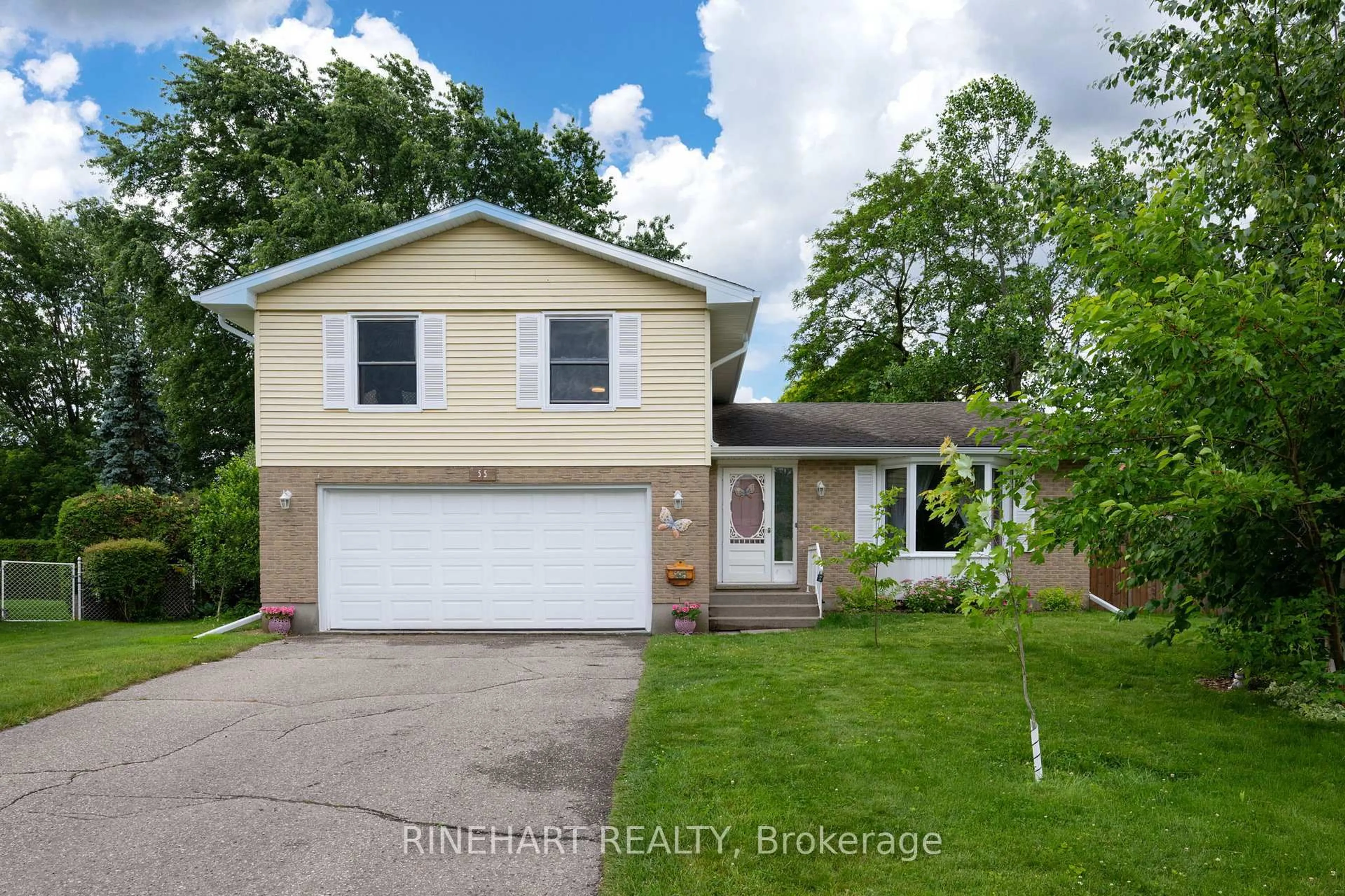 Home with vinyl exterior material, street for 55 Grenfell Crt, London North Ontario N5X 2N1