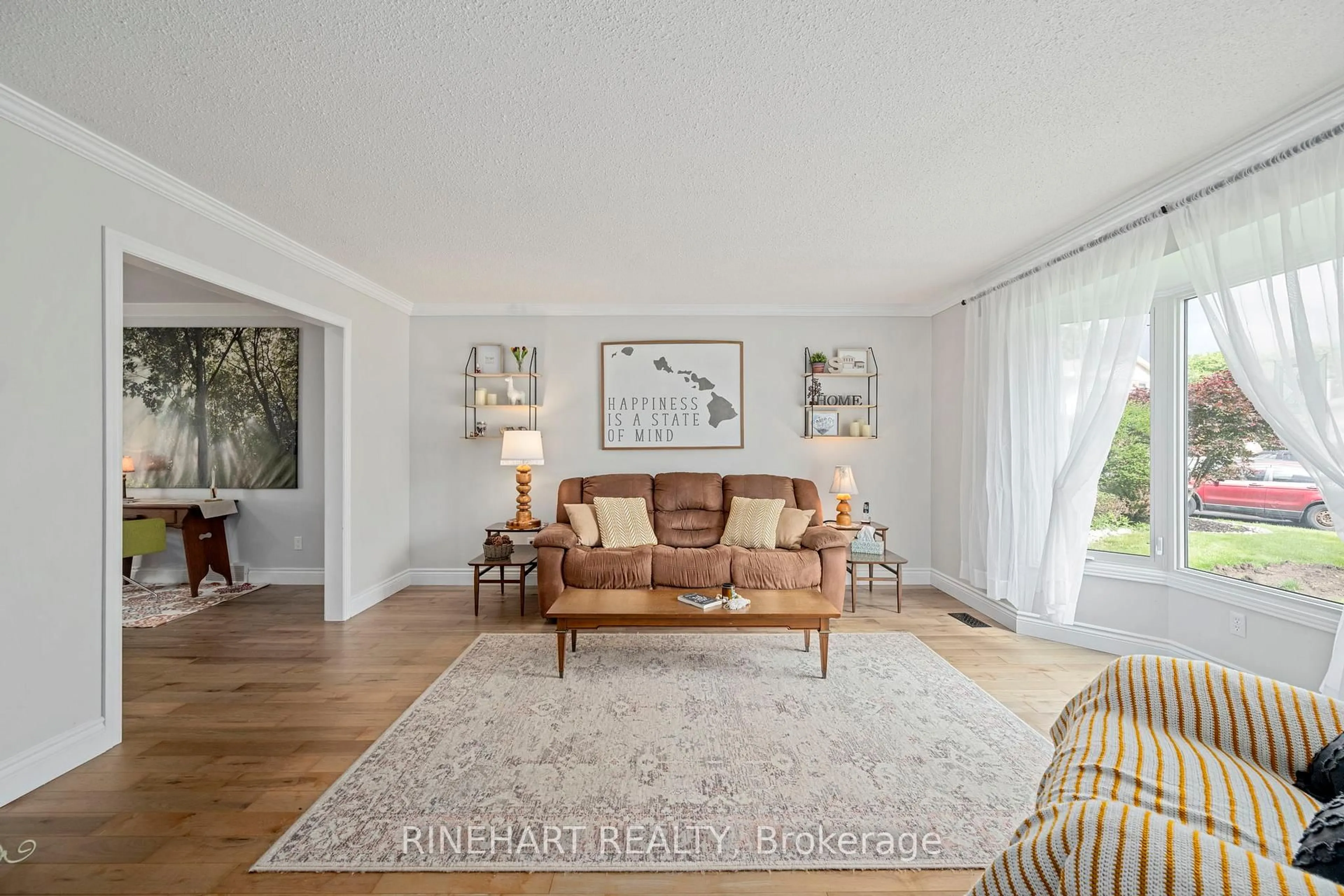 Living room with furniture, unknown for 55 Grenfell Crt, London North Ontario N5X 2N1