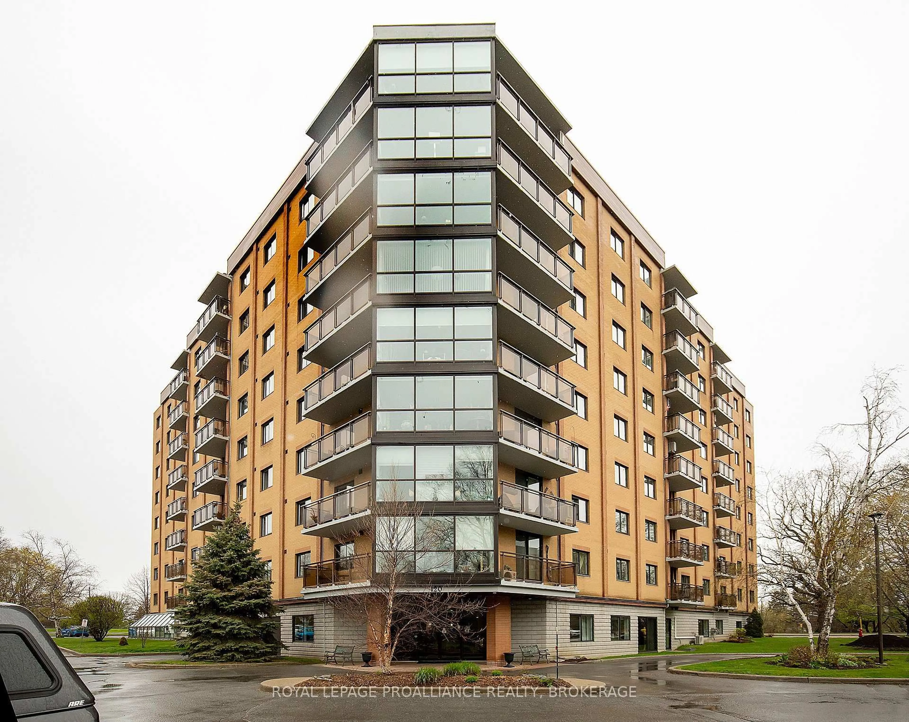 Unknown for 120 Barrett Crt #305, Kingston Ontario K7L 5H6