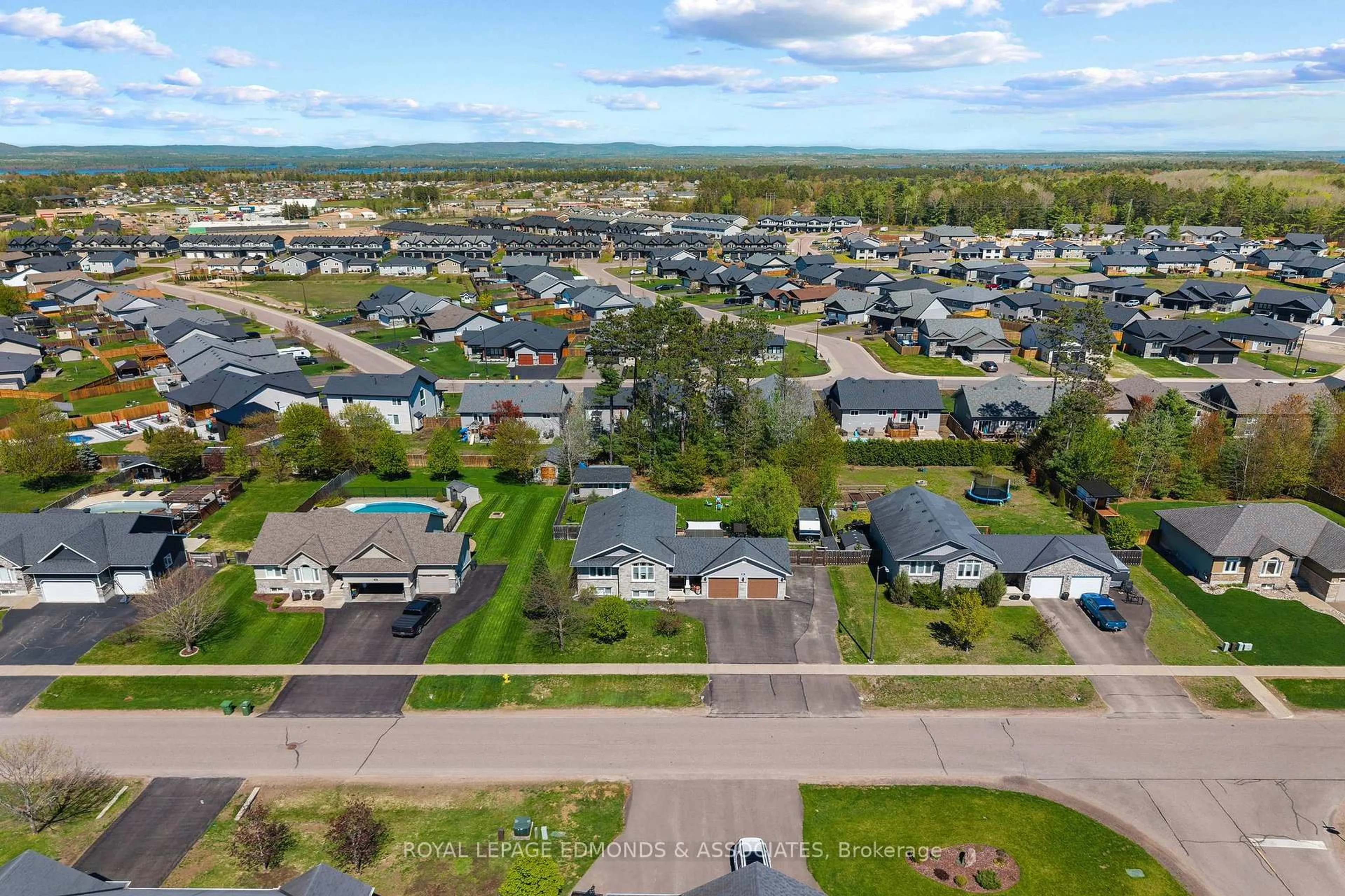 A pic from outside/outdoor area/front of a property/back of a property/a pic from drone, unknown for 51 Bedard Blvd, Petawawa Ontario K8H 0B7