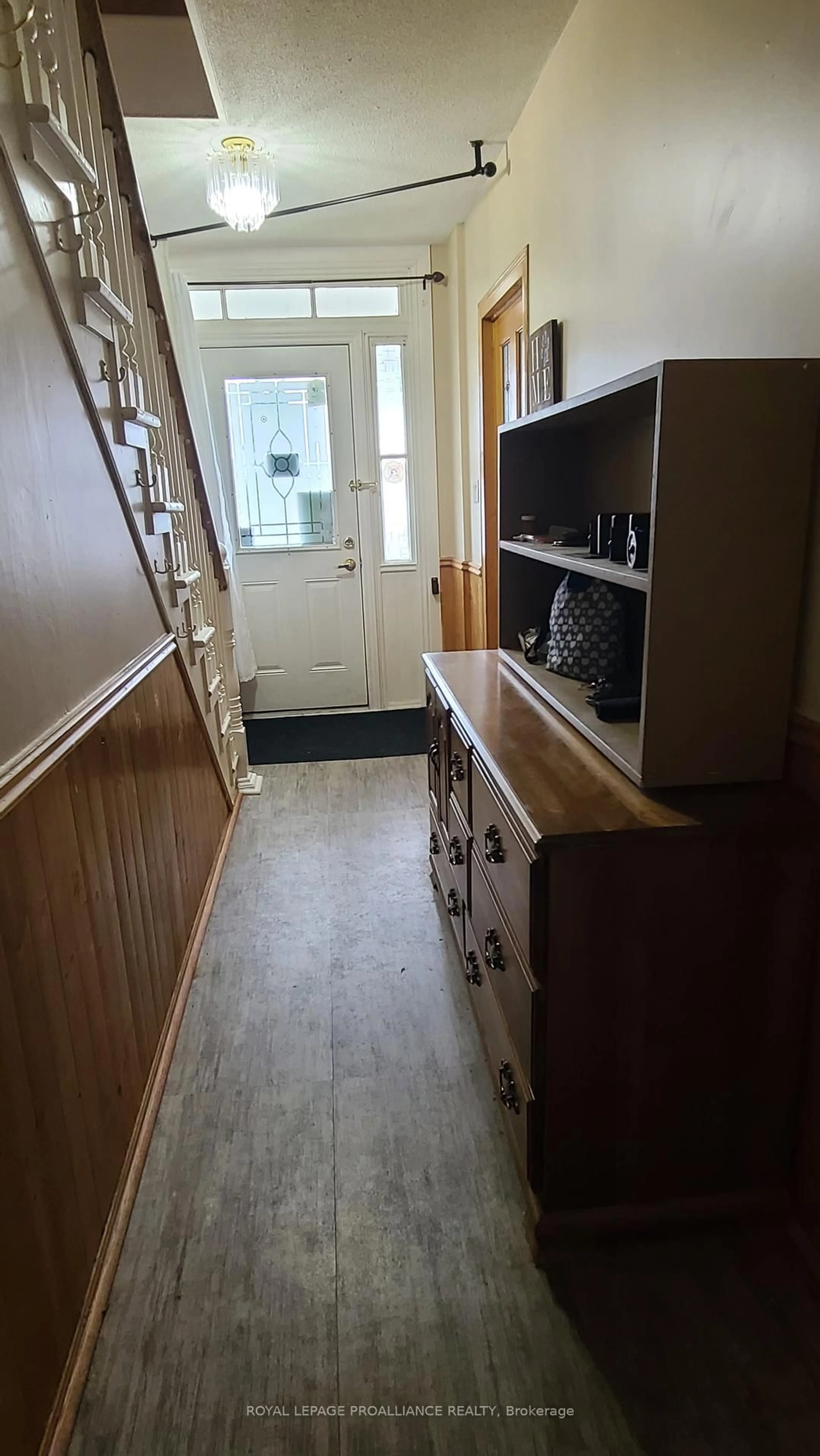 Standard kitchen, unknown for 739 Edward St, Prescott Ontario K0E 1T0