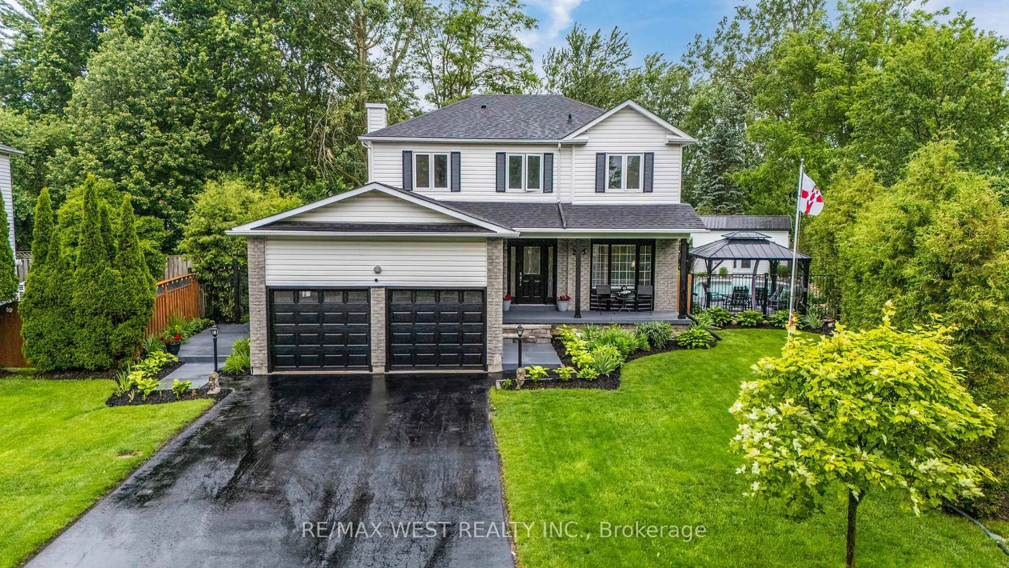 Home with vinyl exterior material, street for 203 Elizabeth Cres, Centre Wellington Ontario N1M 3N2