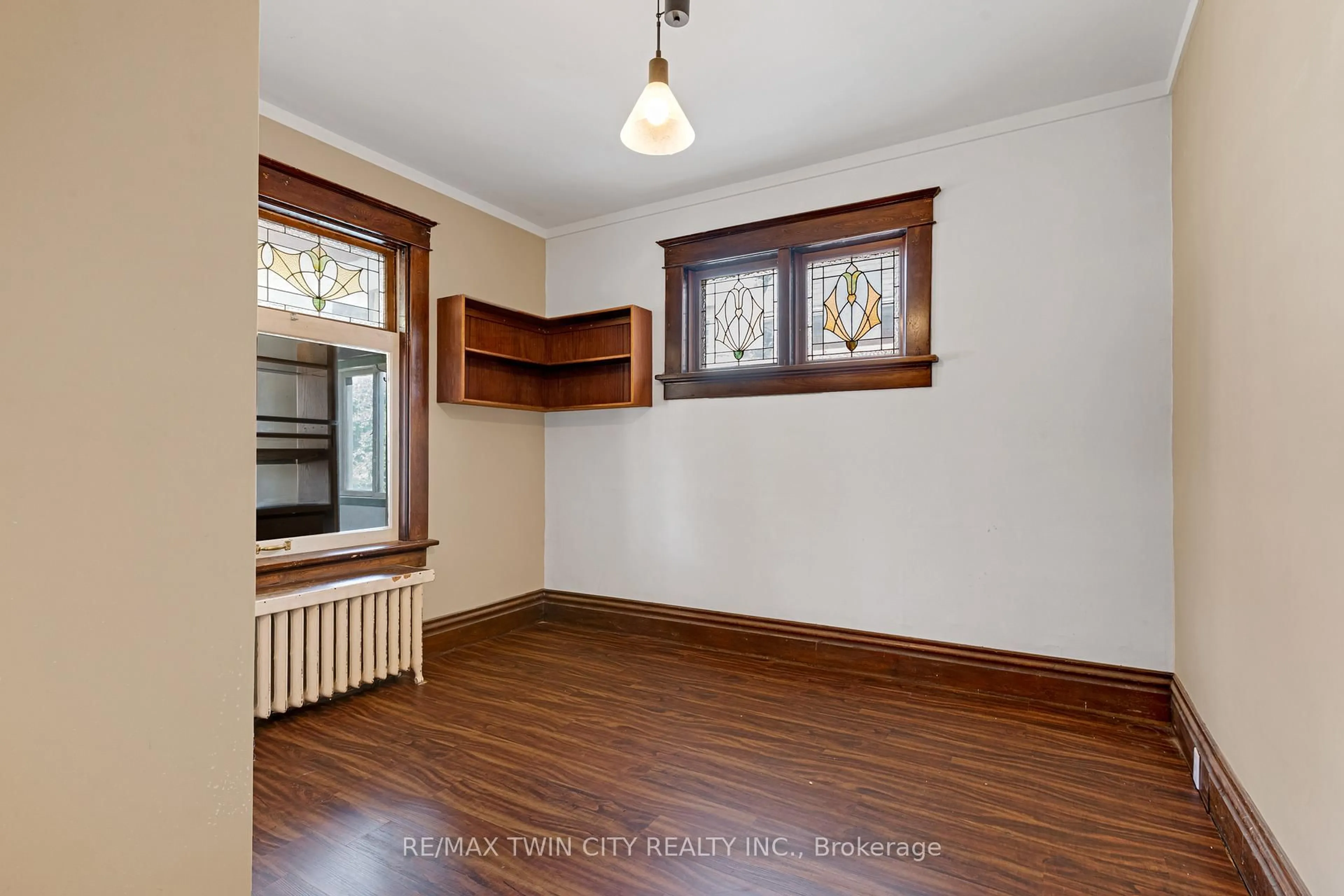 A pic of a room for 91 Charles St, Kitchener Ontario N2G 2P5