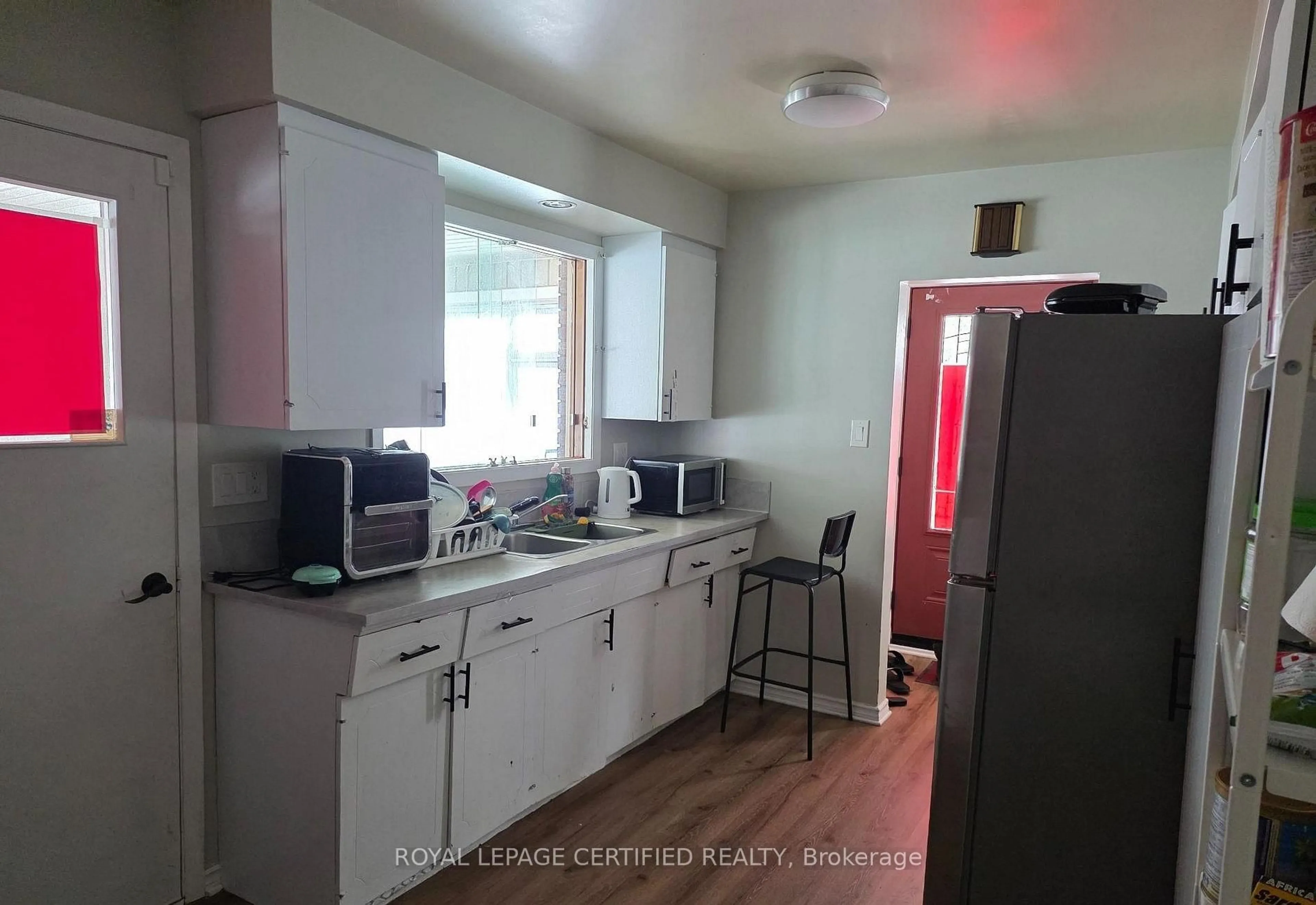 Standard kitchen, unknown for 2 Rideau Cres, Hamilton Ontario L8T 2S9