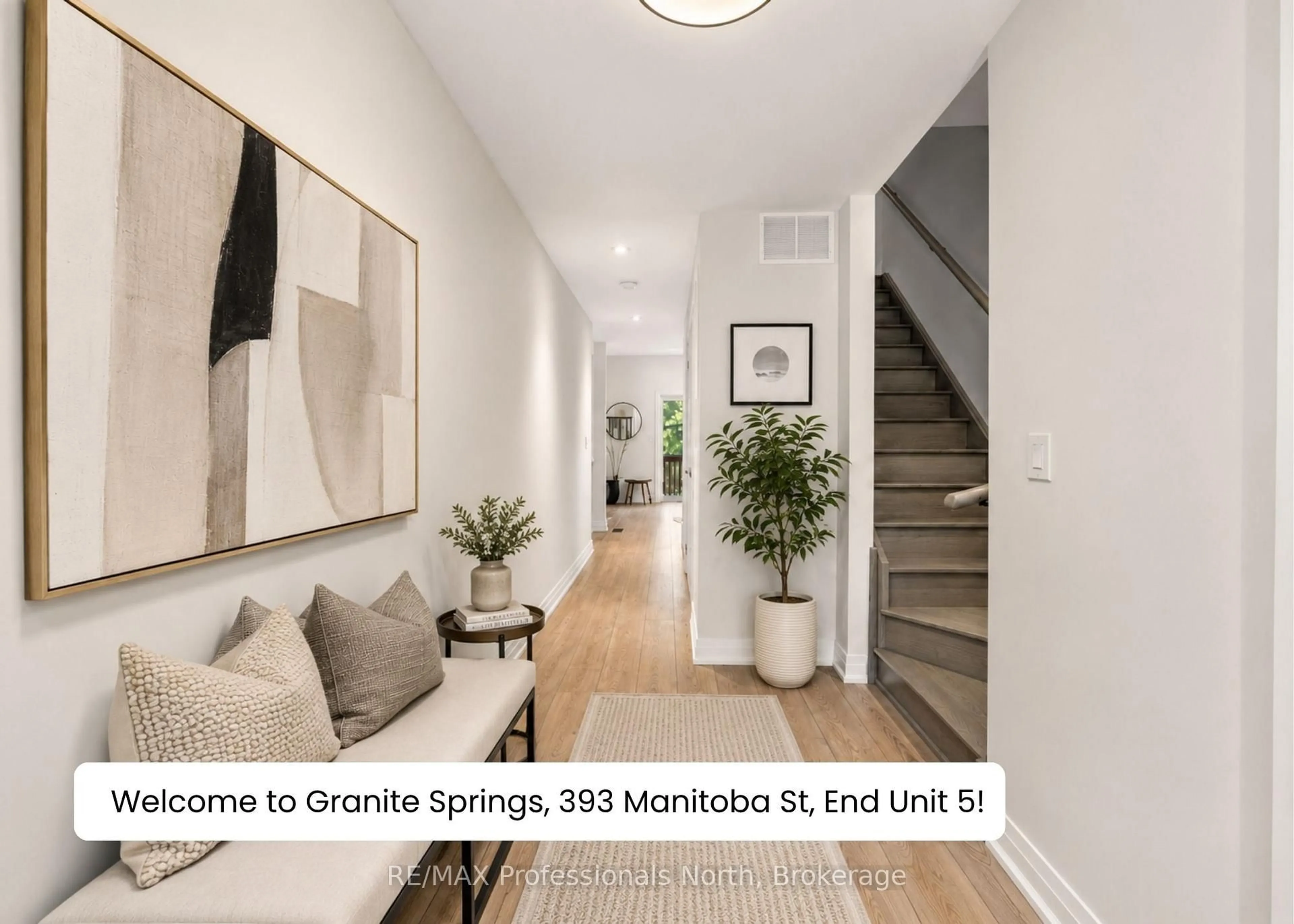 Indoor entryway for 393 Manitoba St #5, Bracebridge Ontario P1L 0G1