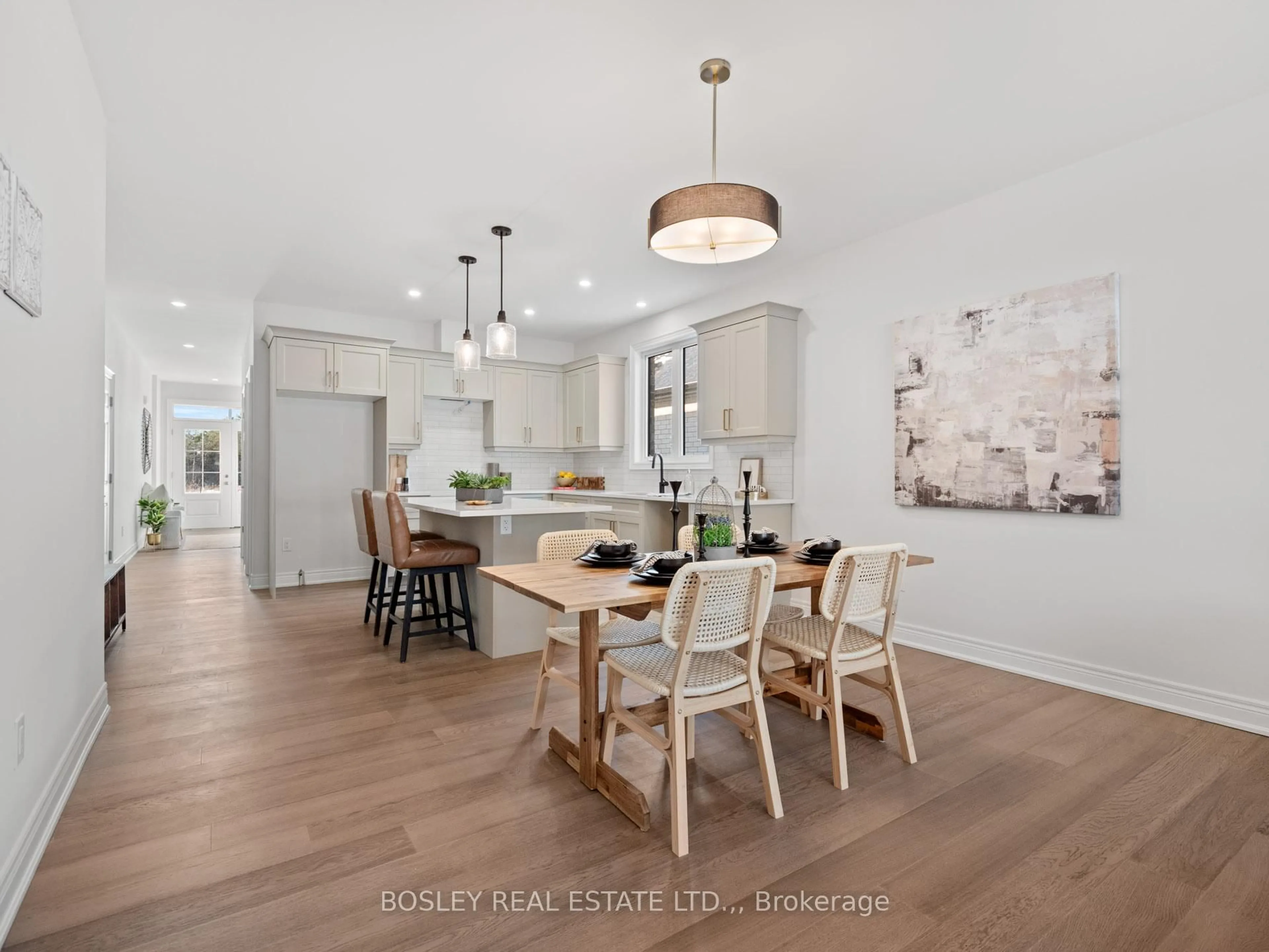 Open concept kitchen, wood/laminate floor for 510 Royal Ridge Dr, Fort Erie Ontario L0S 1N0