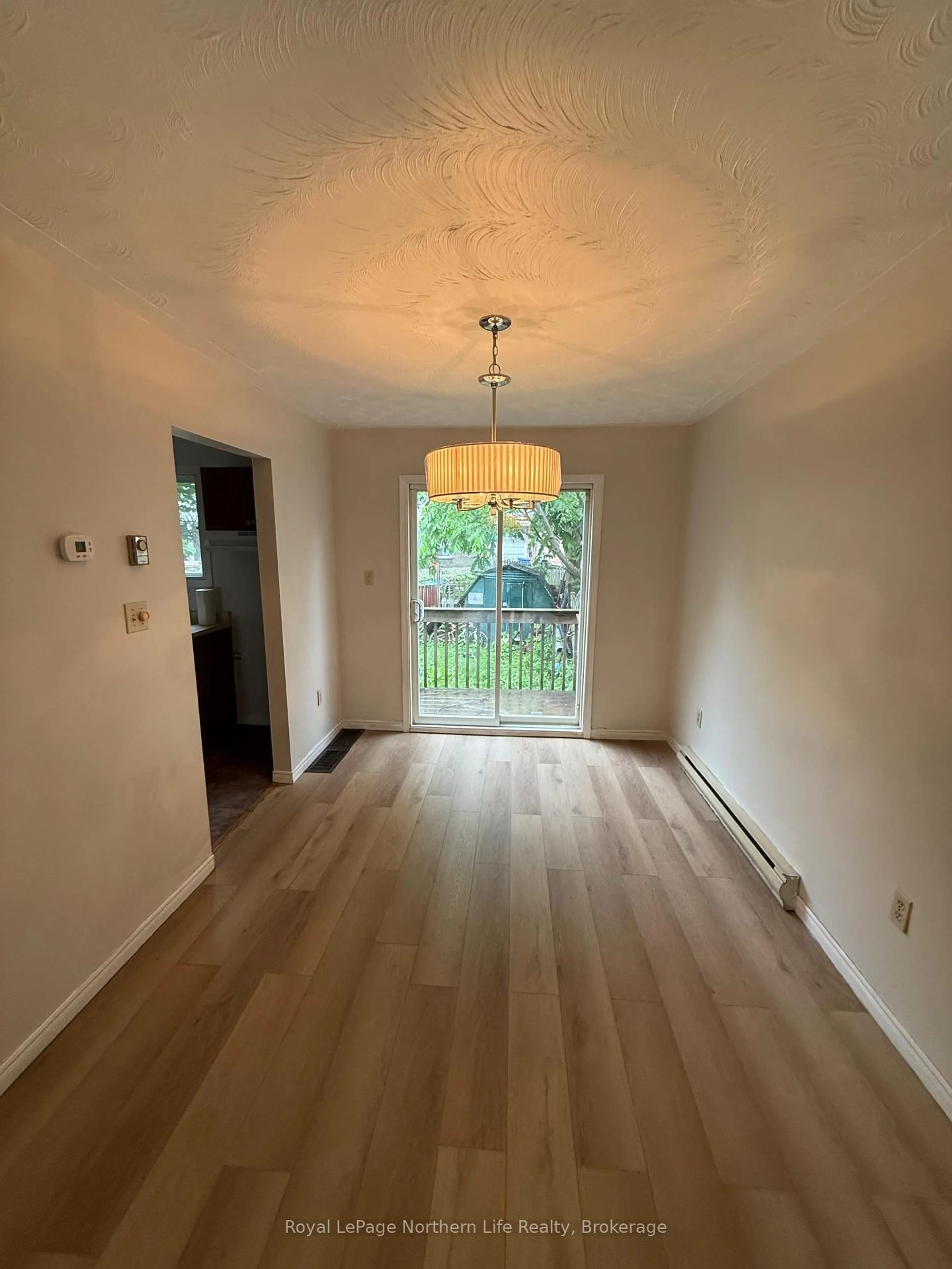 A pic of a room for 37 Paul St, North Bay Ontario P1B 9M1