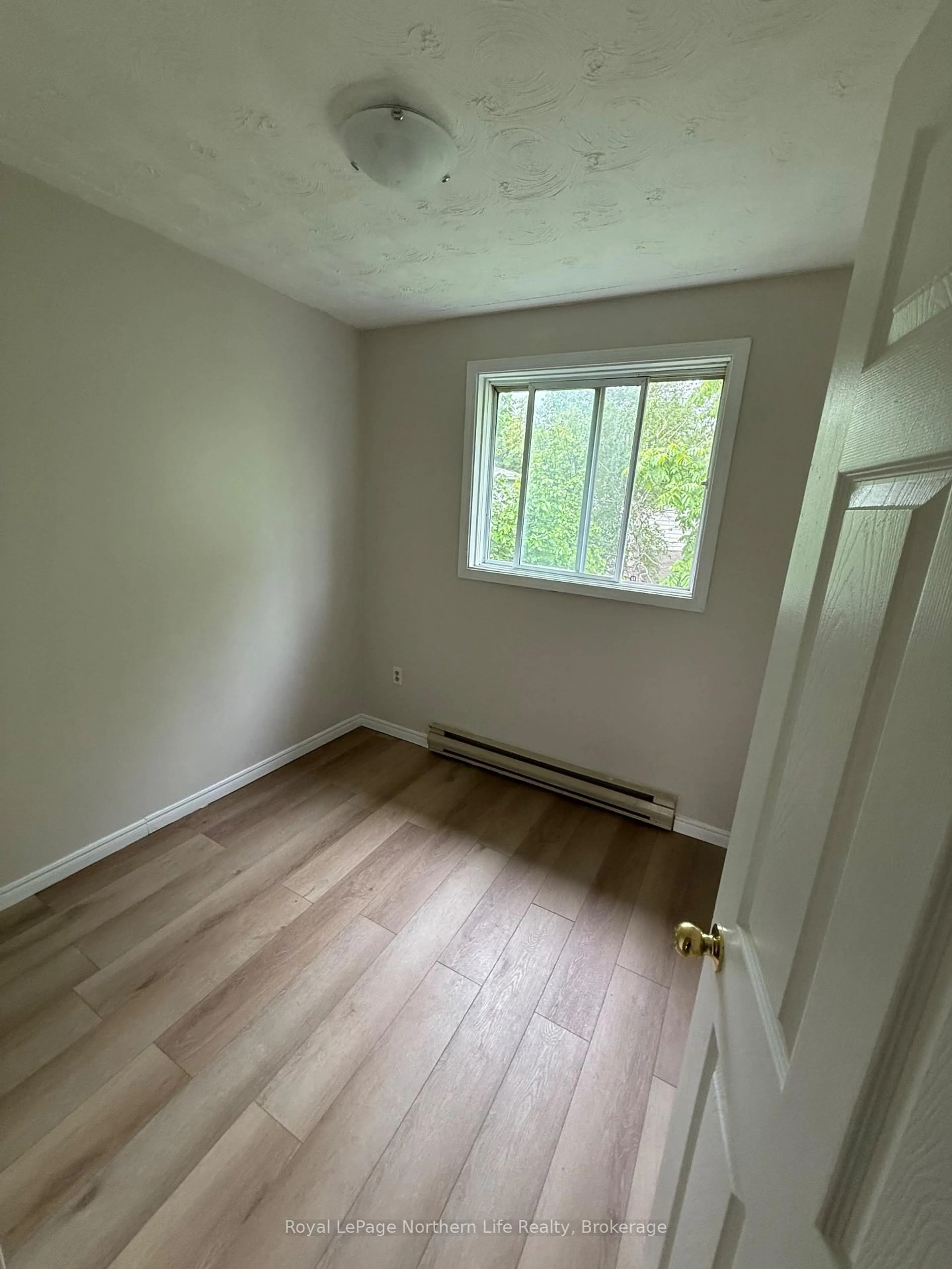 A pic of a room for 37 Paul St, North Bay Ontario P1B 9M1
