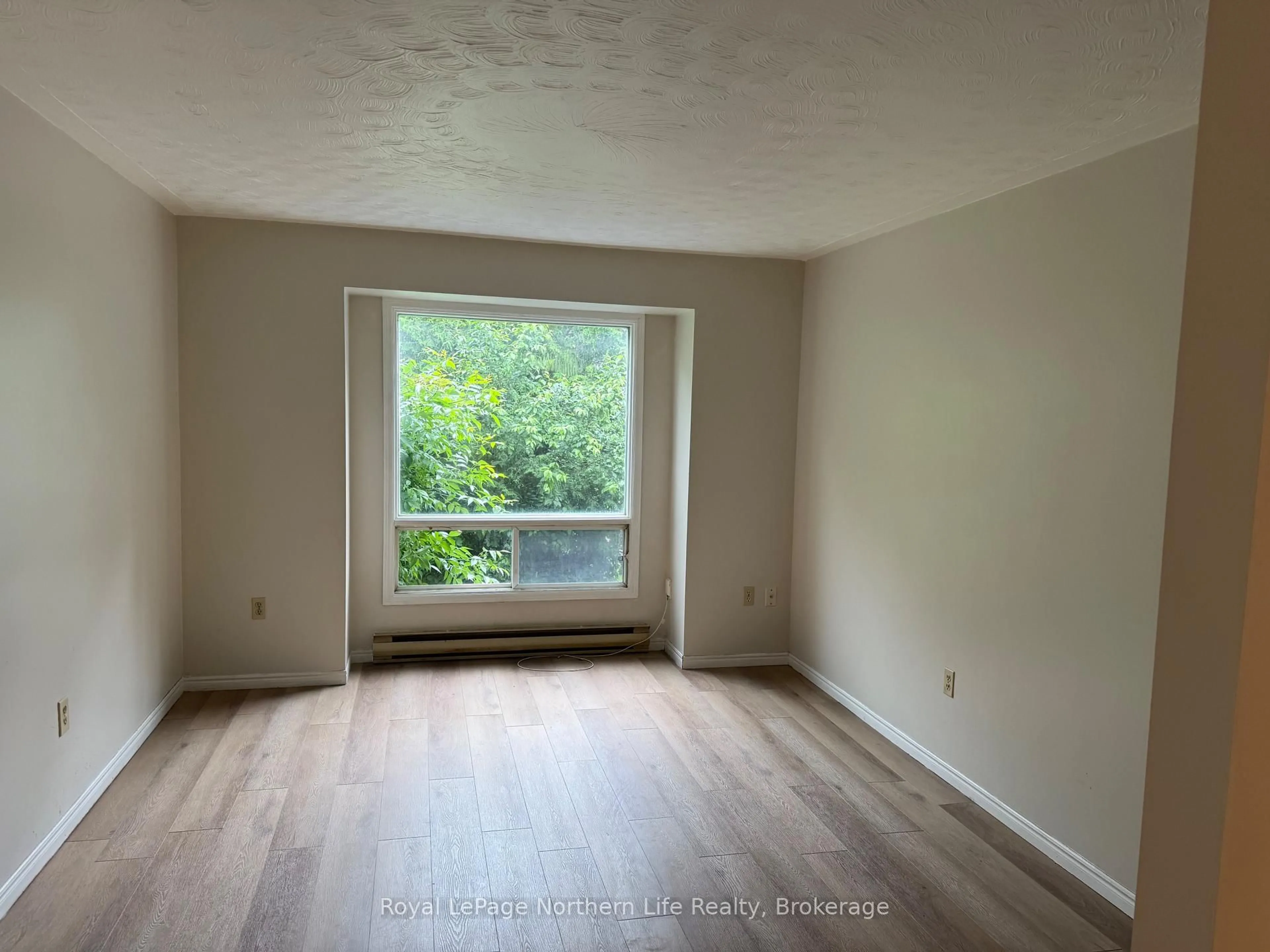 A pic of a room for 37 Paul St, North Bay Ontario P1B 9M1