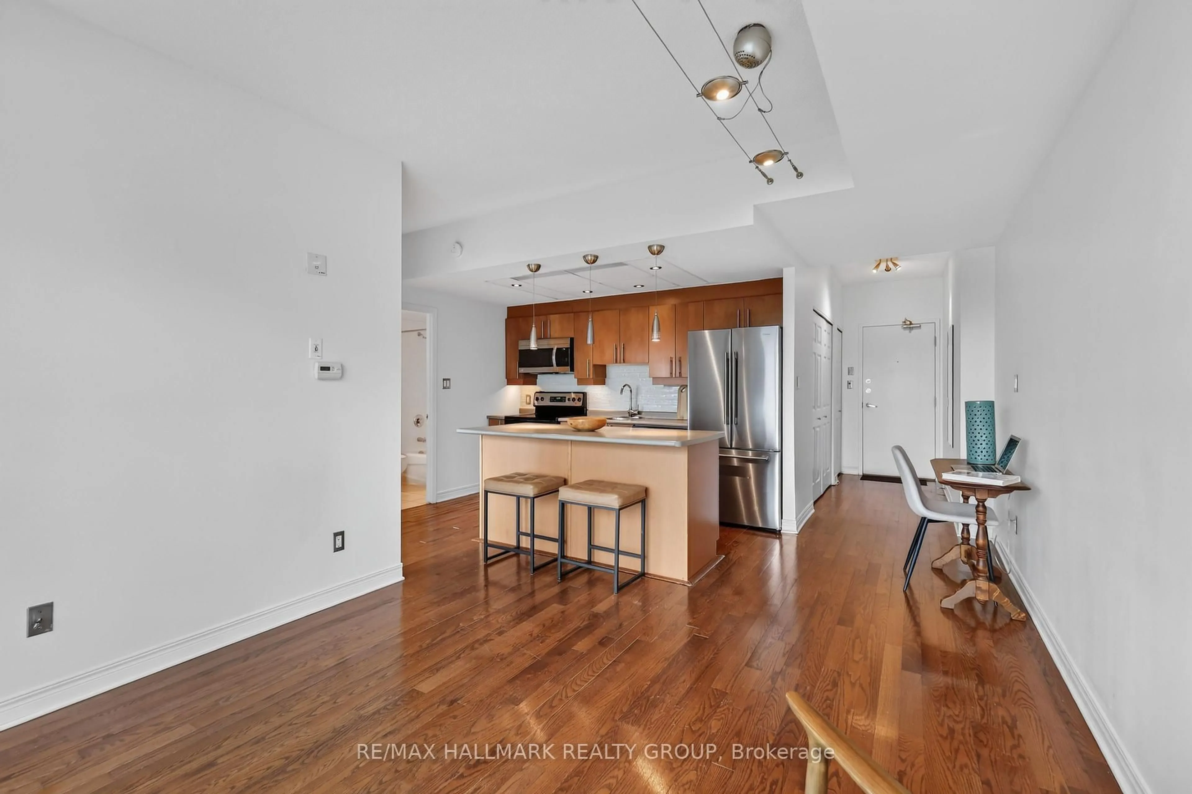Open concept kitchen, unknown for 134 York St #605, Ottawa Ontario K1N 1K8