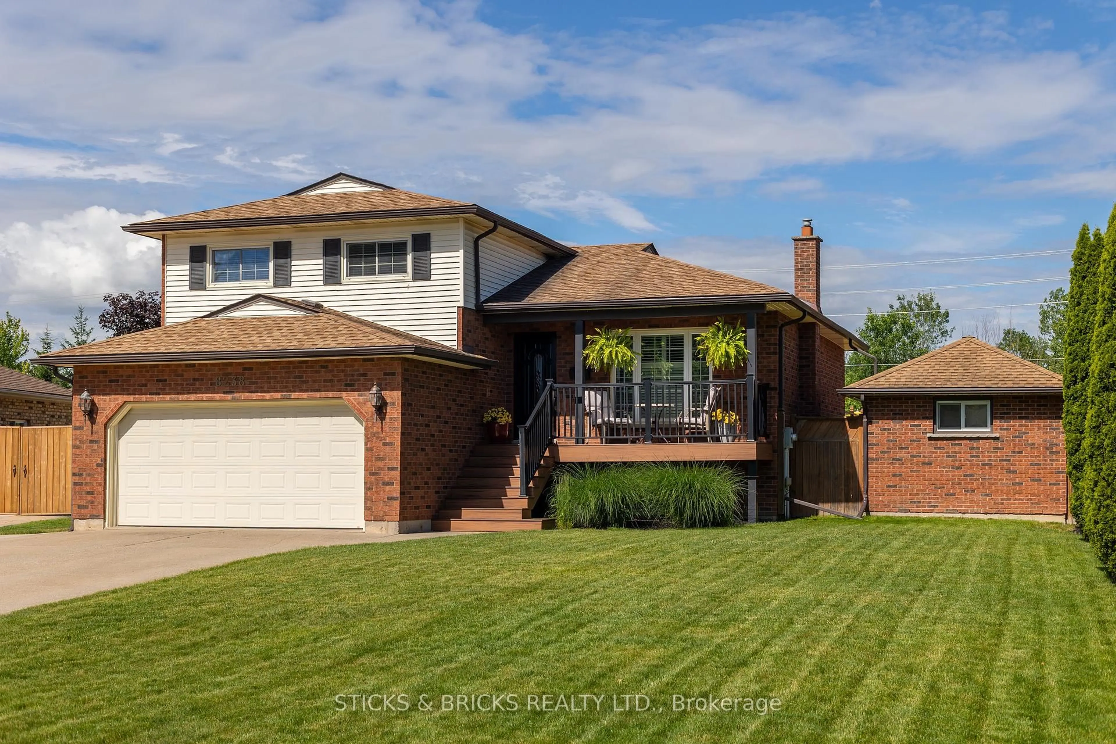 Home with brick exterior material, street for 8238 Lexington Crt, Niagara Falls Ontario L2H 1W4