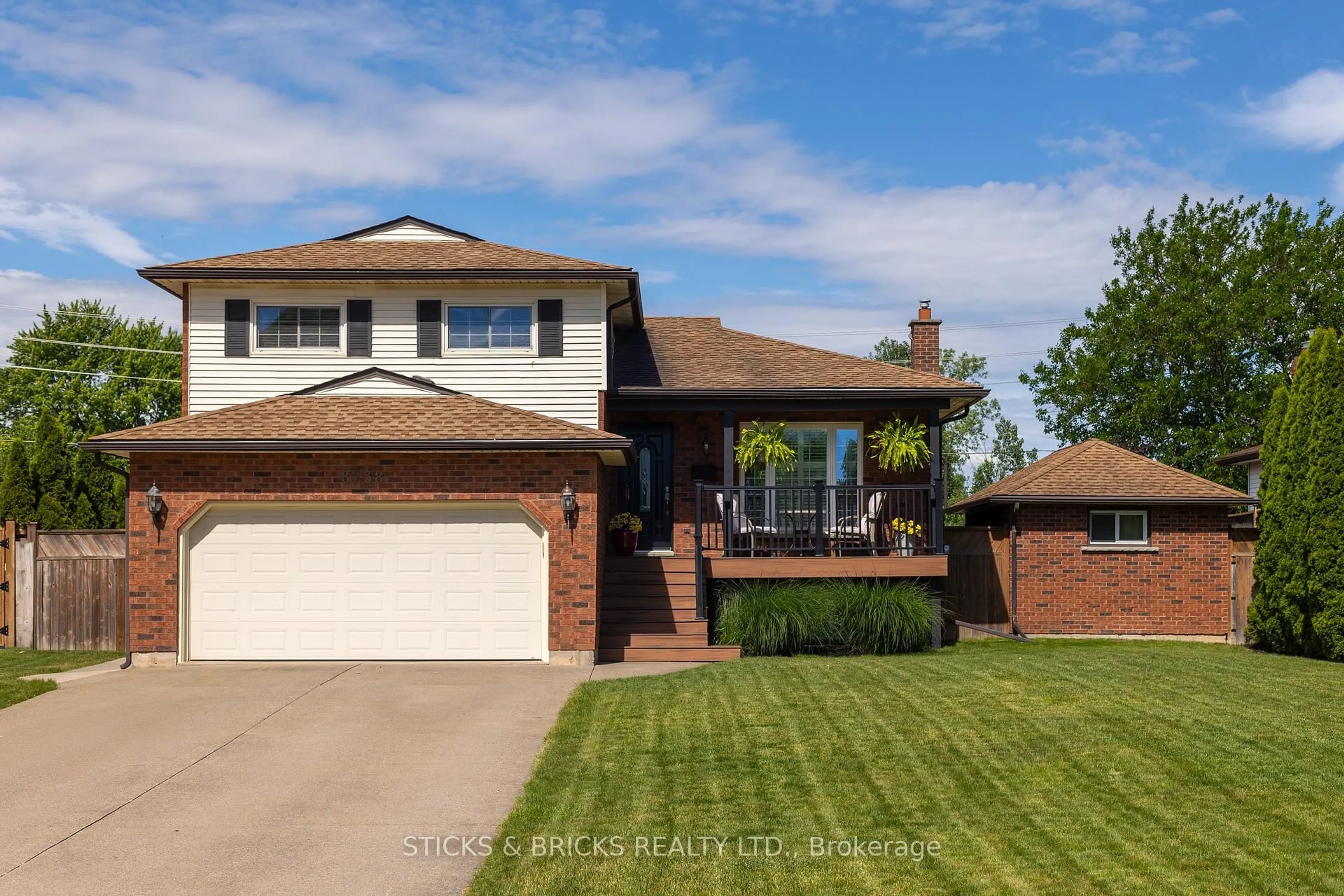 Home with brick exterior material, street for 8238 Lexington Crt, Niagara Falls Ontario L2H 1W4