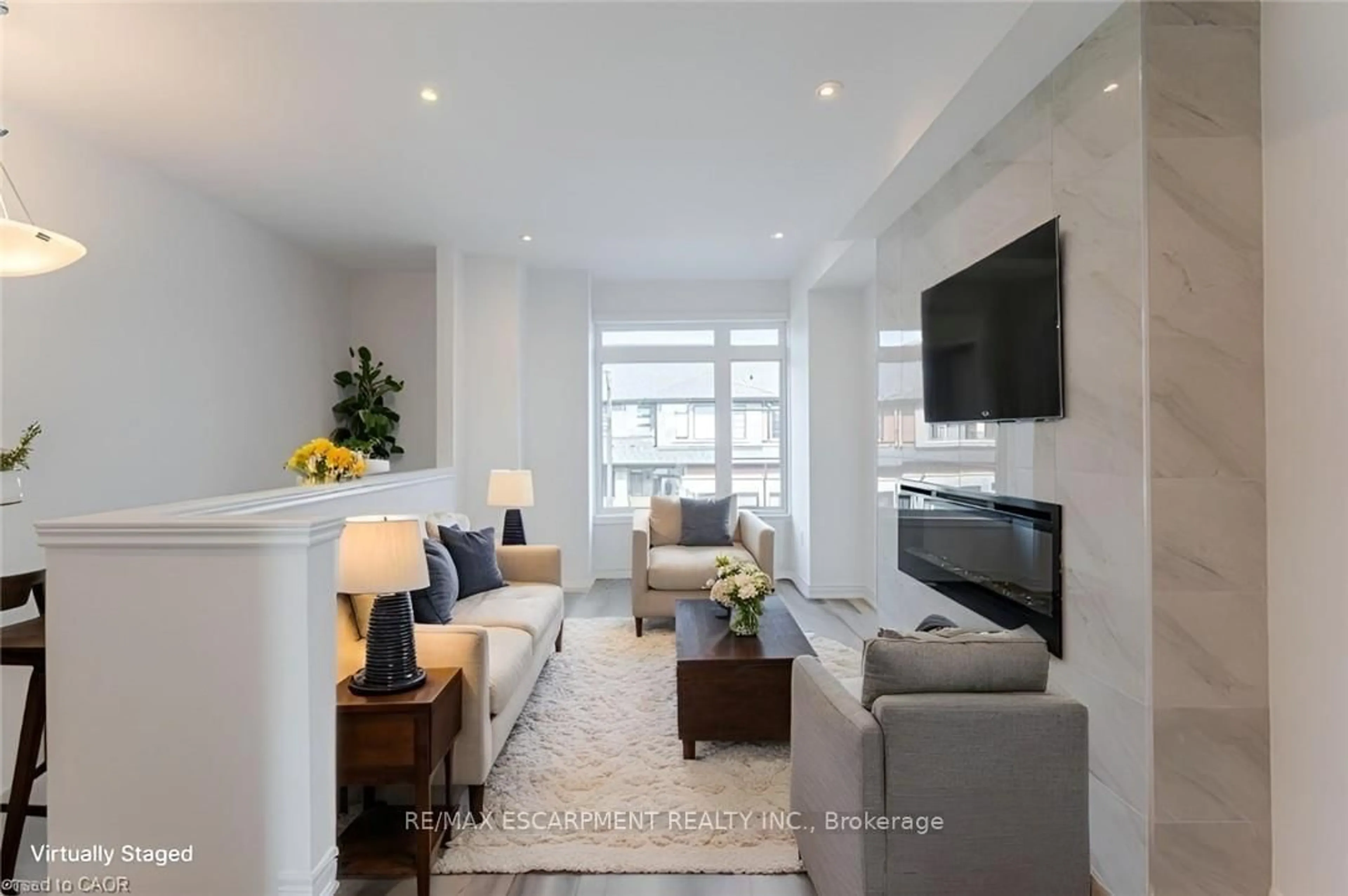 Living room with furniture, unknown for 120 Court Dr #29, Brant Ontario N3L 0N2