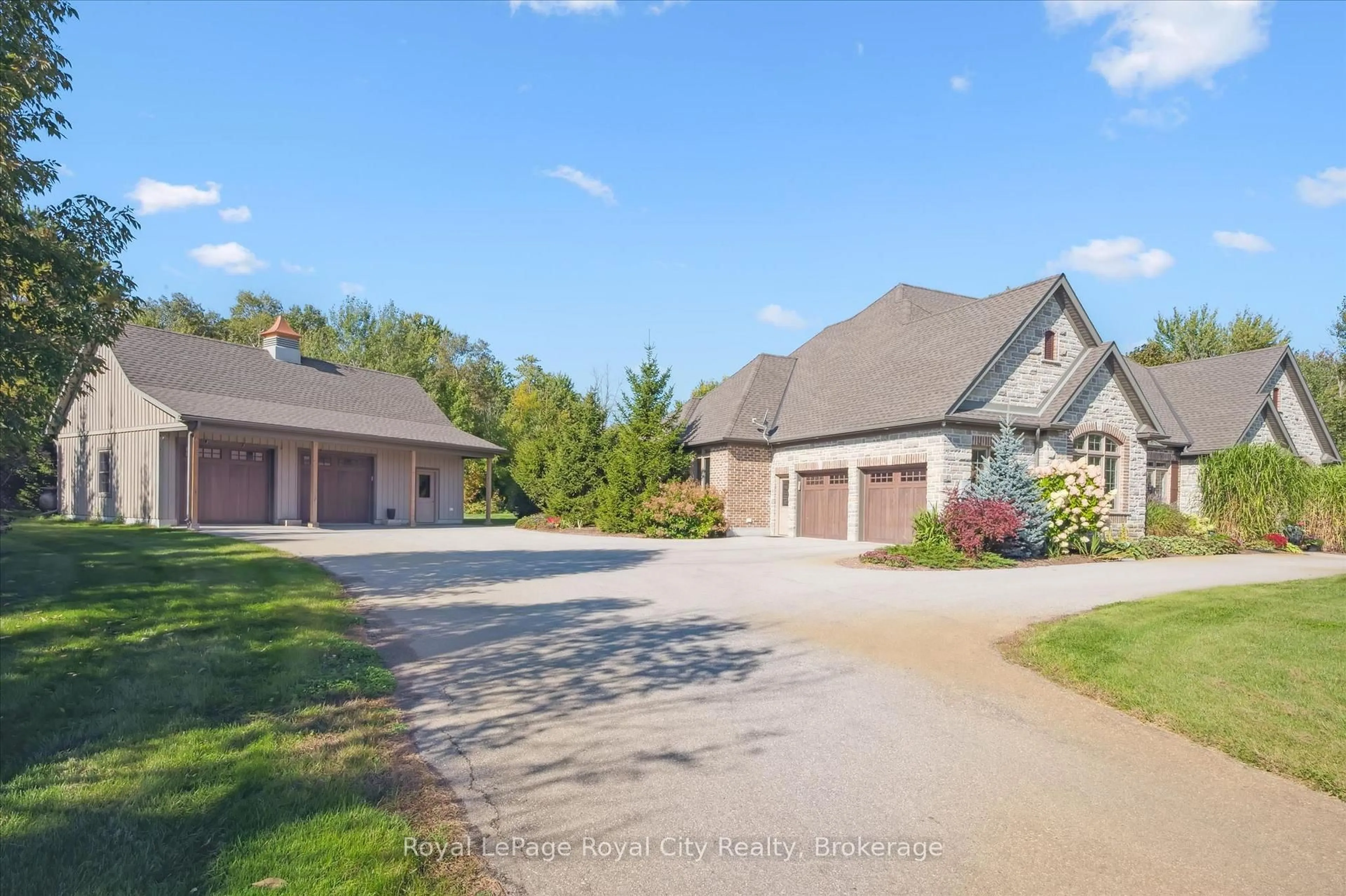 A pic from outside/outdoor area/front of a property/back of a property/a pic from drone, unknown for 28 Serena Lane, Guelph Ontario N1L 1E7