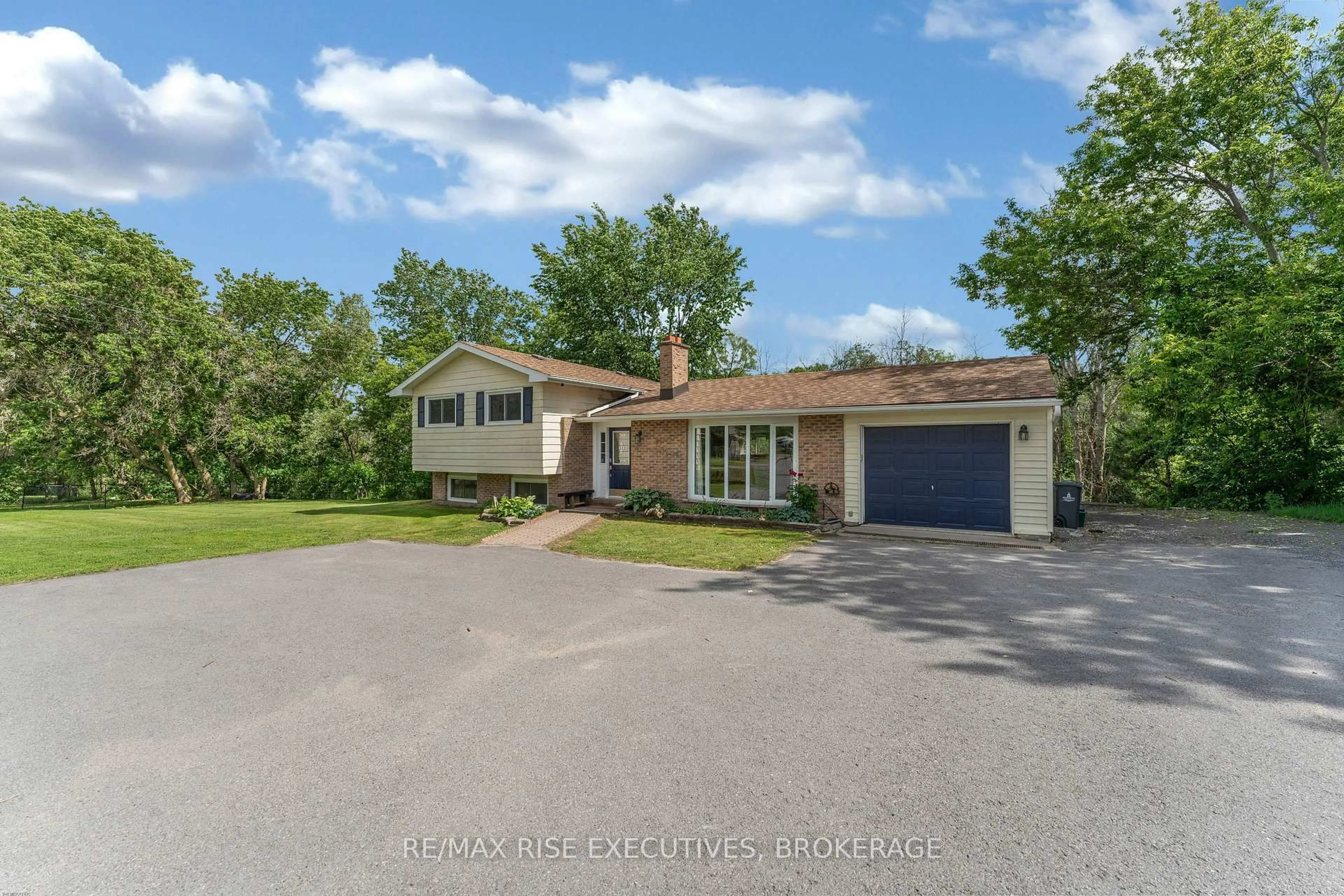 A pic from outside/outdoor area/front of a property/back of a property/a pic from drone, water/lake/river/ocean view for 3519 Princess St, Kingston Ontario K7P 3A7