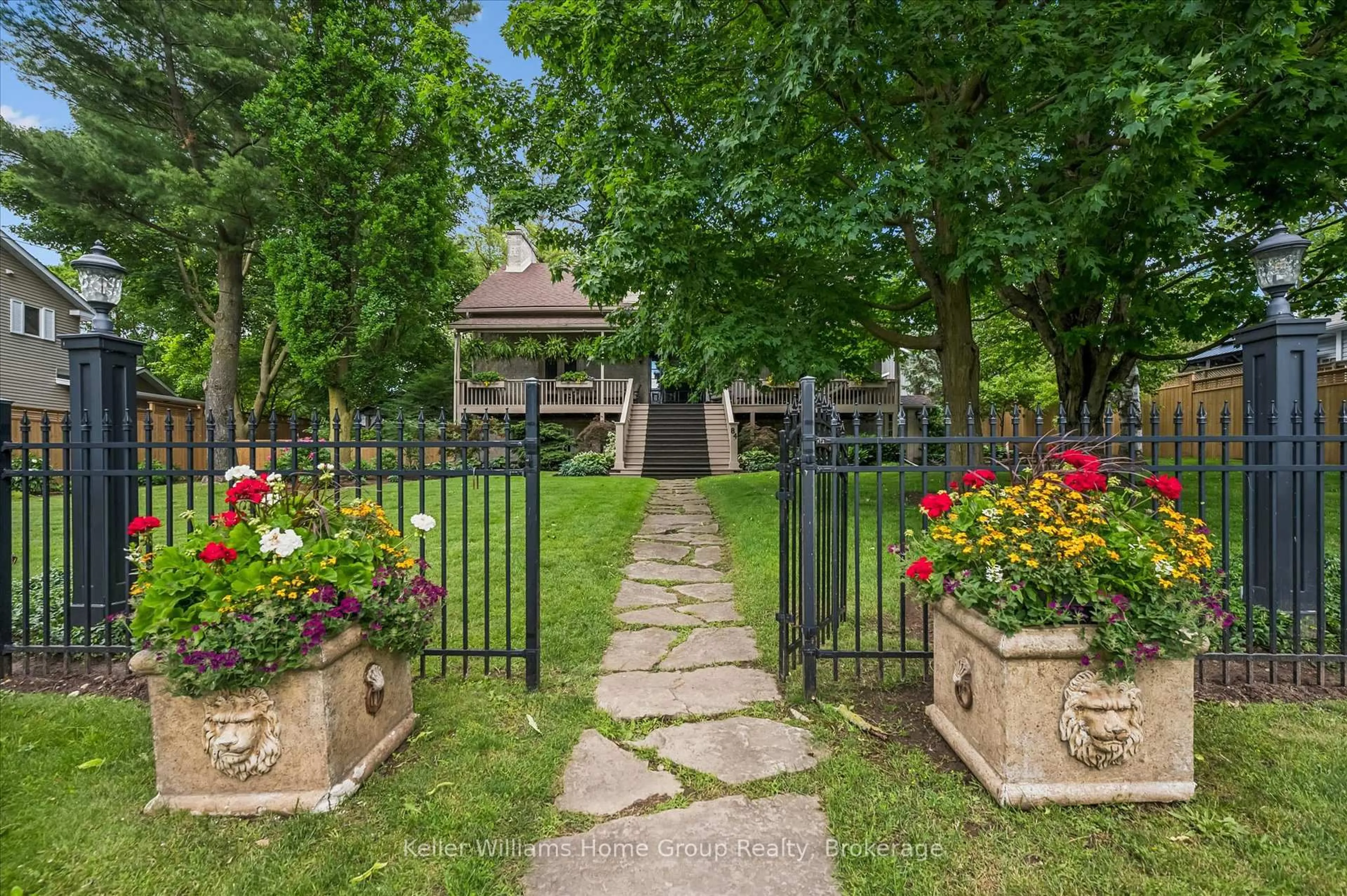 Patio, street for 84 East Mill St, Centre Wellington Ontario N0B 1S0