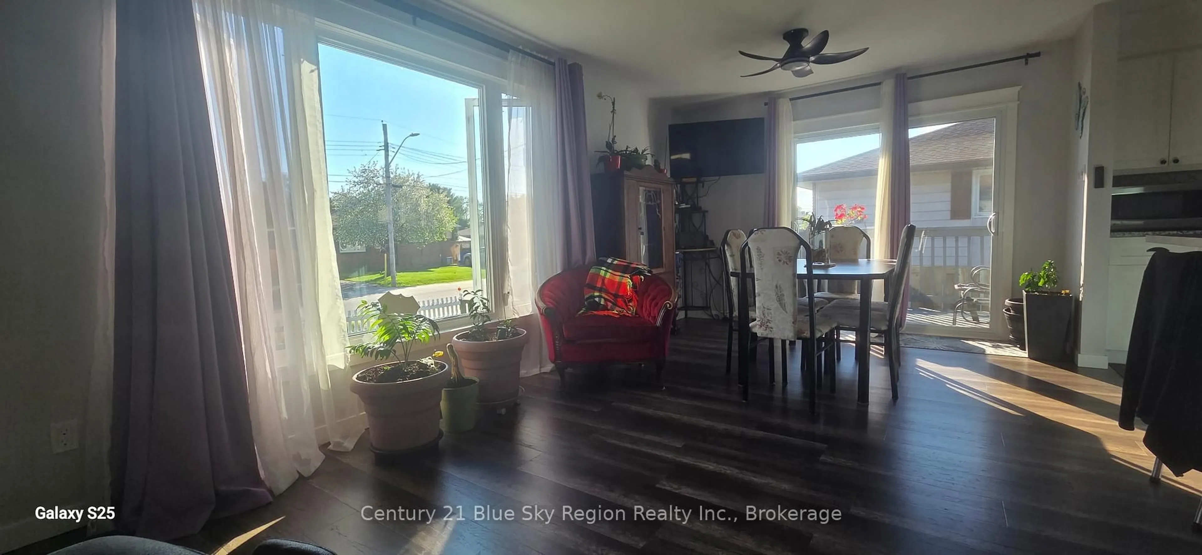 A pic of a room for 100 Strathcona Dr, North Bay Ontario P1A 2N3