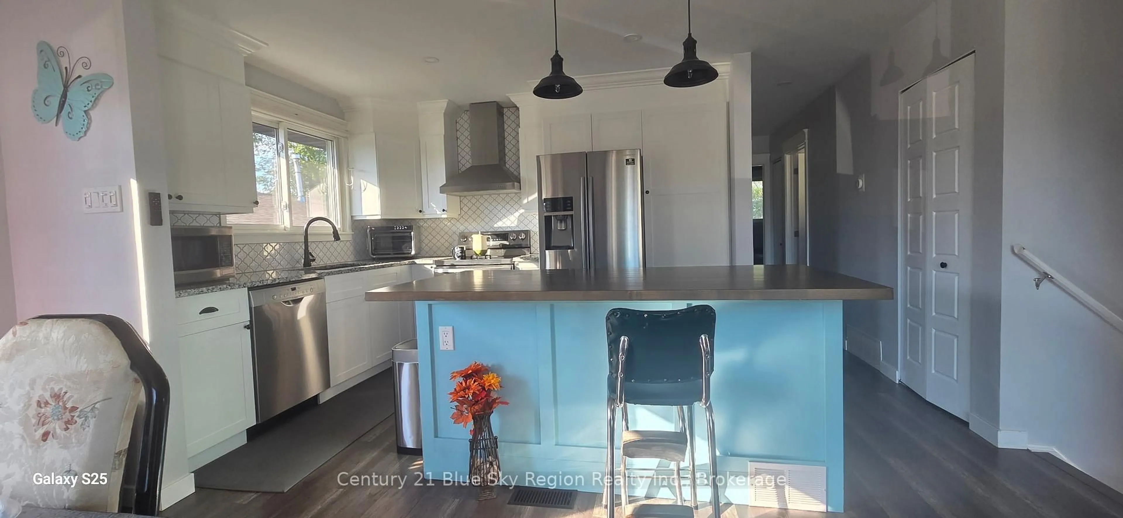 Open concept kitchen, unknown for 100 Strathcona Dr, North Bay Ontario P1A 2N3
