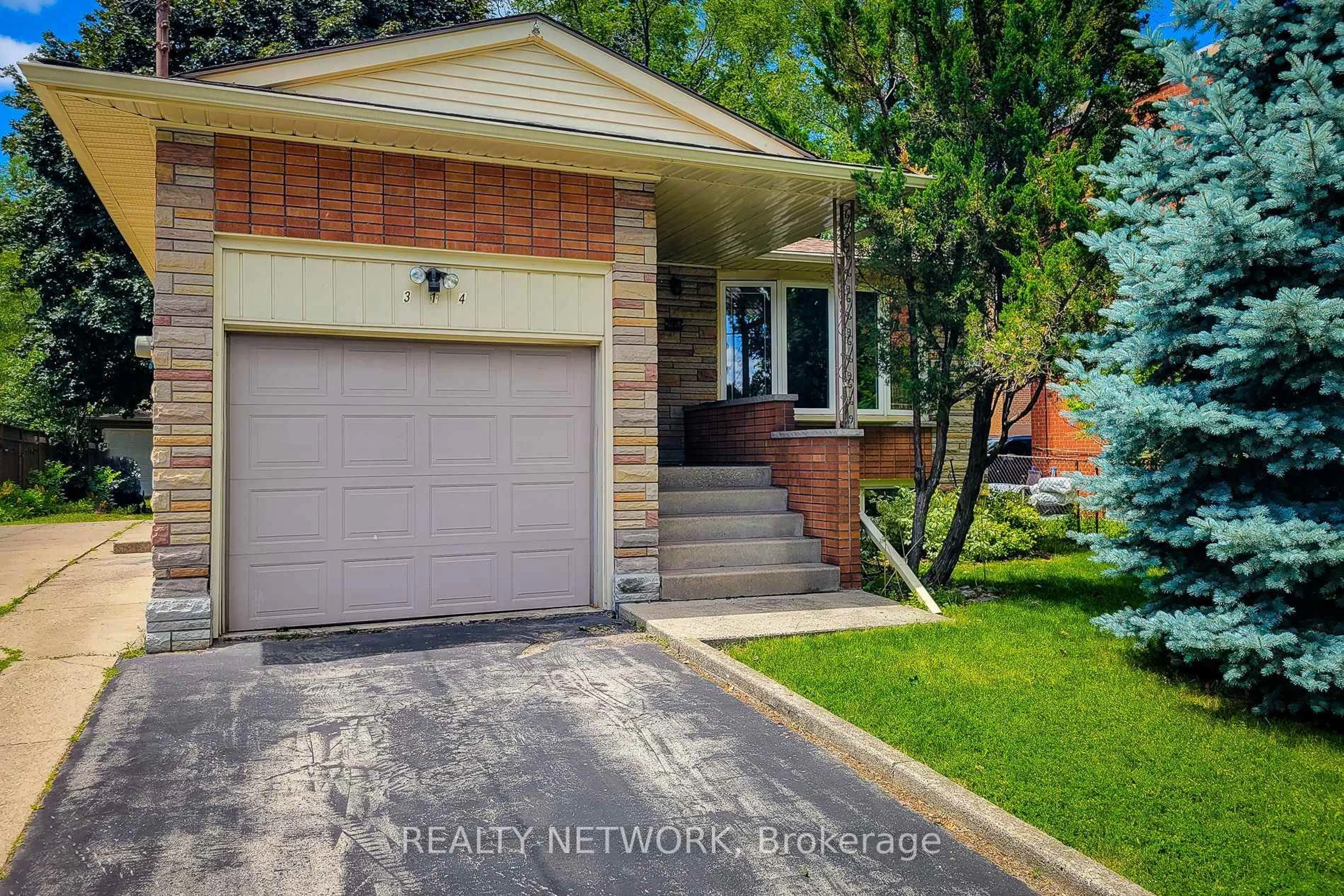 Home with brick exterior material, street for 314 Upper Kenilworth Ave, Hamilton Ontario L8T 4G2