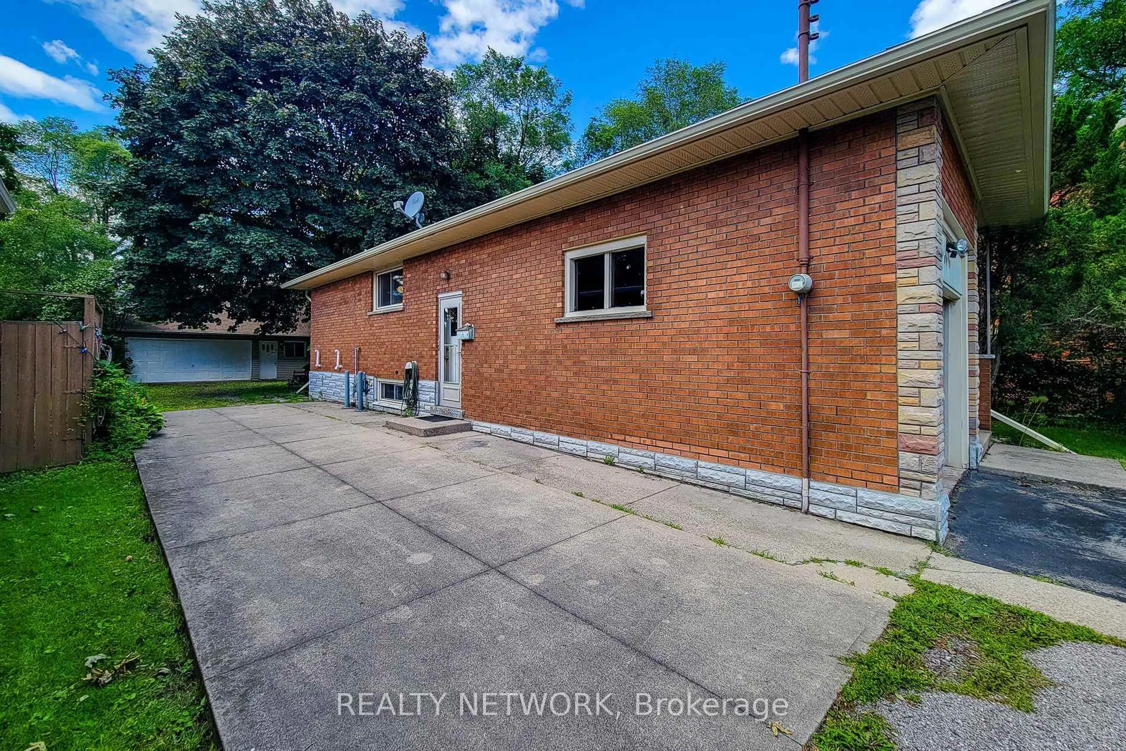 Unknown for 314 Upper Kenilworth Ave, Hamilton Ontario L8T 4G2