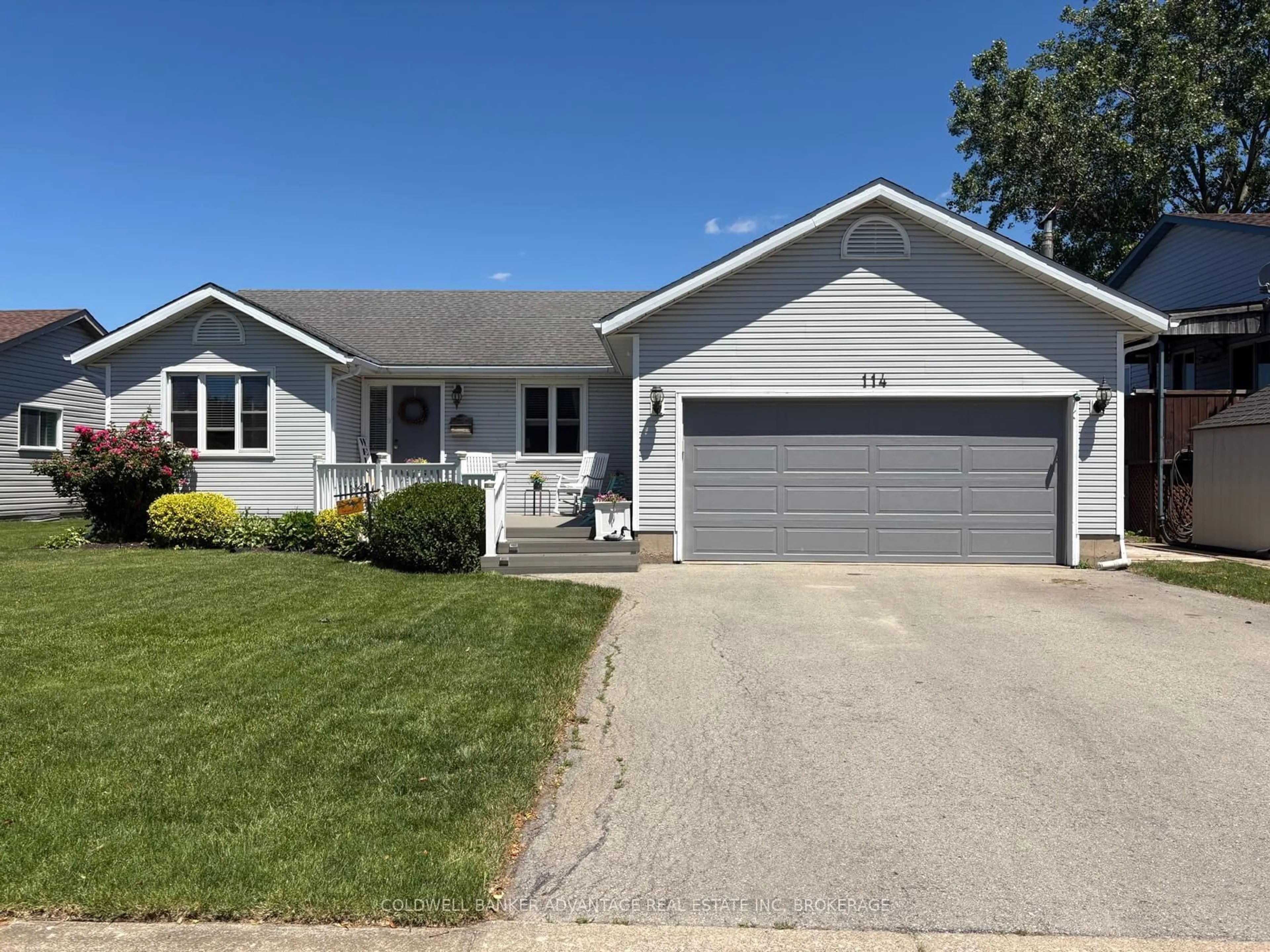 Home with vinyl exterior material, street for 114 Calla Terr, Welland Ontario L3C 5S8