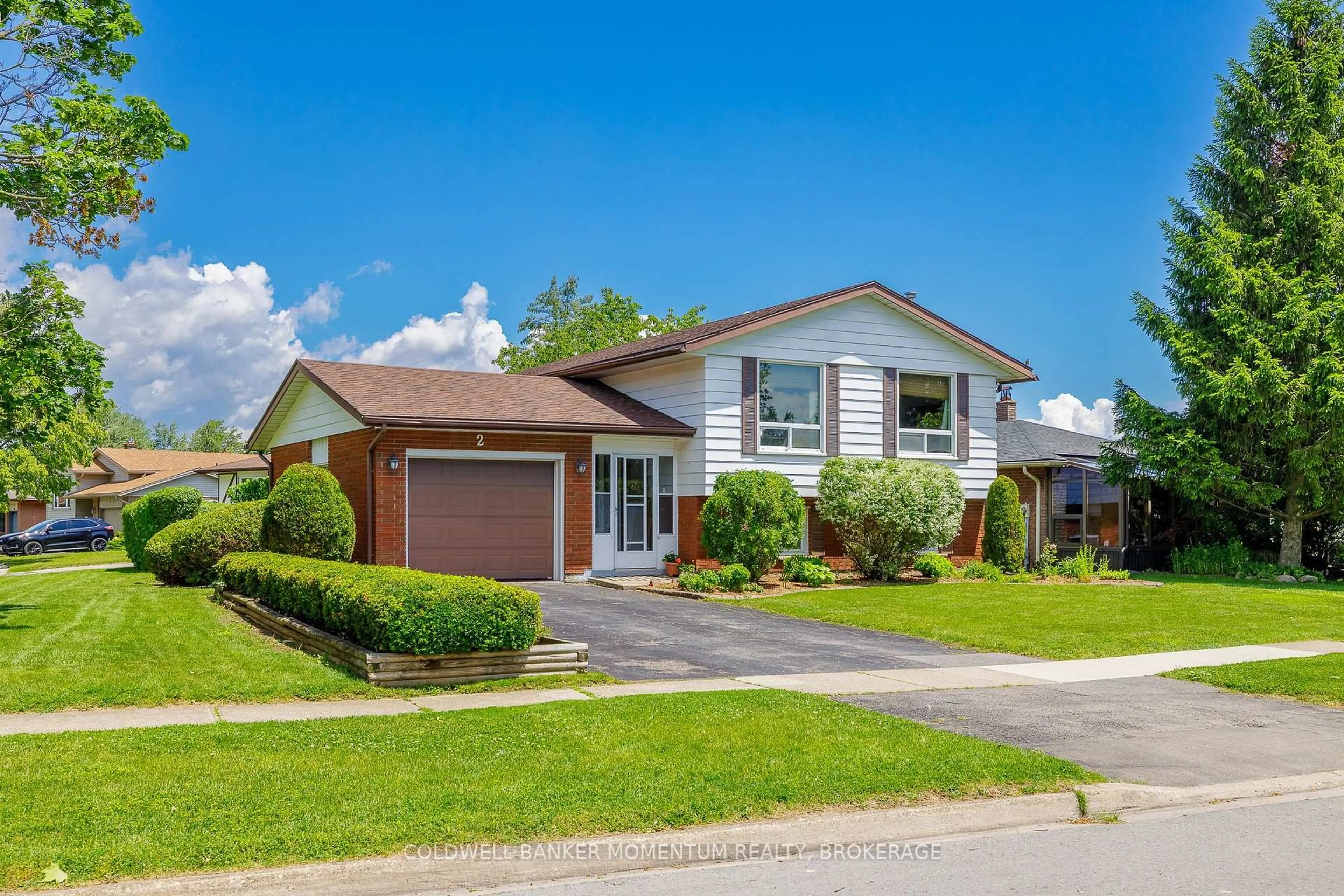 Home with brick exterior material, street for 2 Wychwood Rd, Welland Ontario L3C 5V3