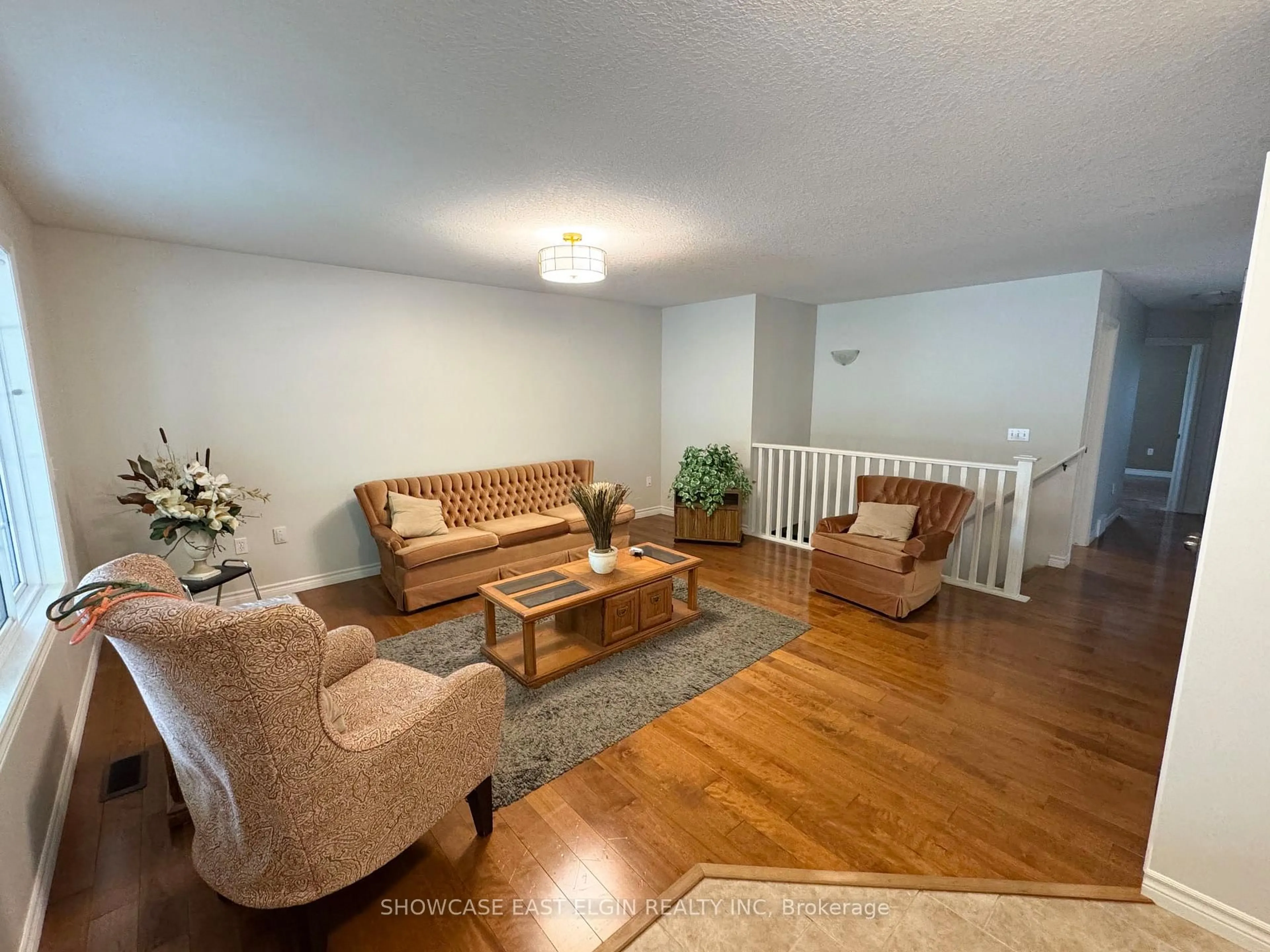 Living room with furniture, unknown for 10 Holland Ave, Aylmer Ontario N5H 3J3