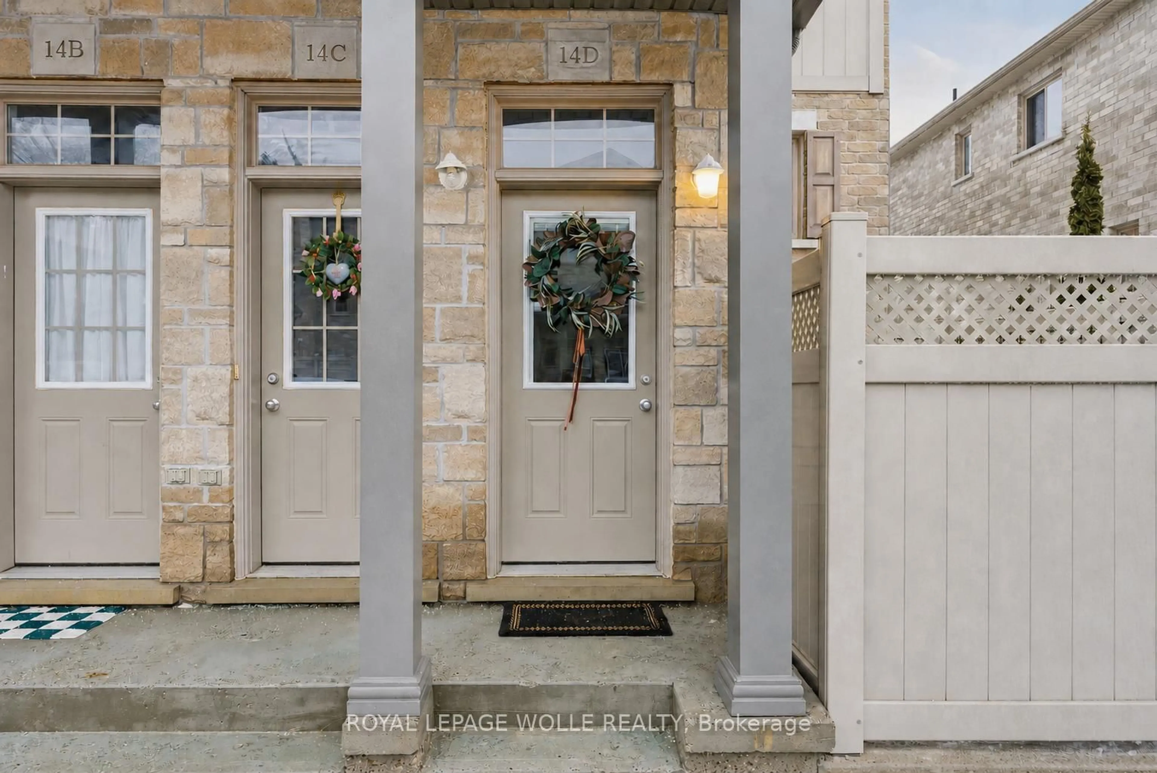 Indoor entryway for 931 Glasgow St #14D, Kitchener Ontario N2N 0B6