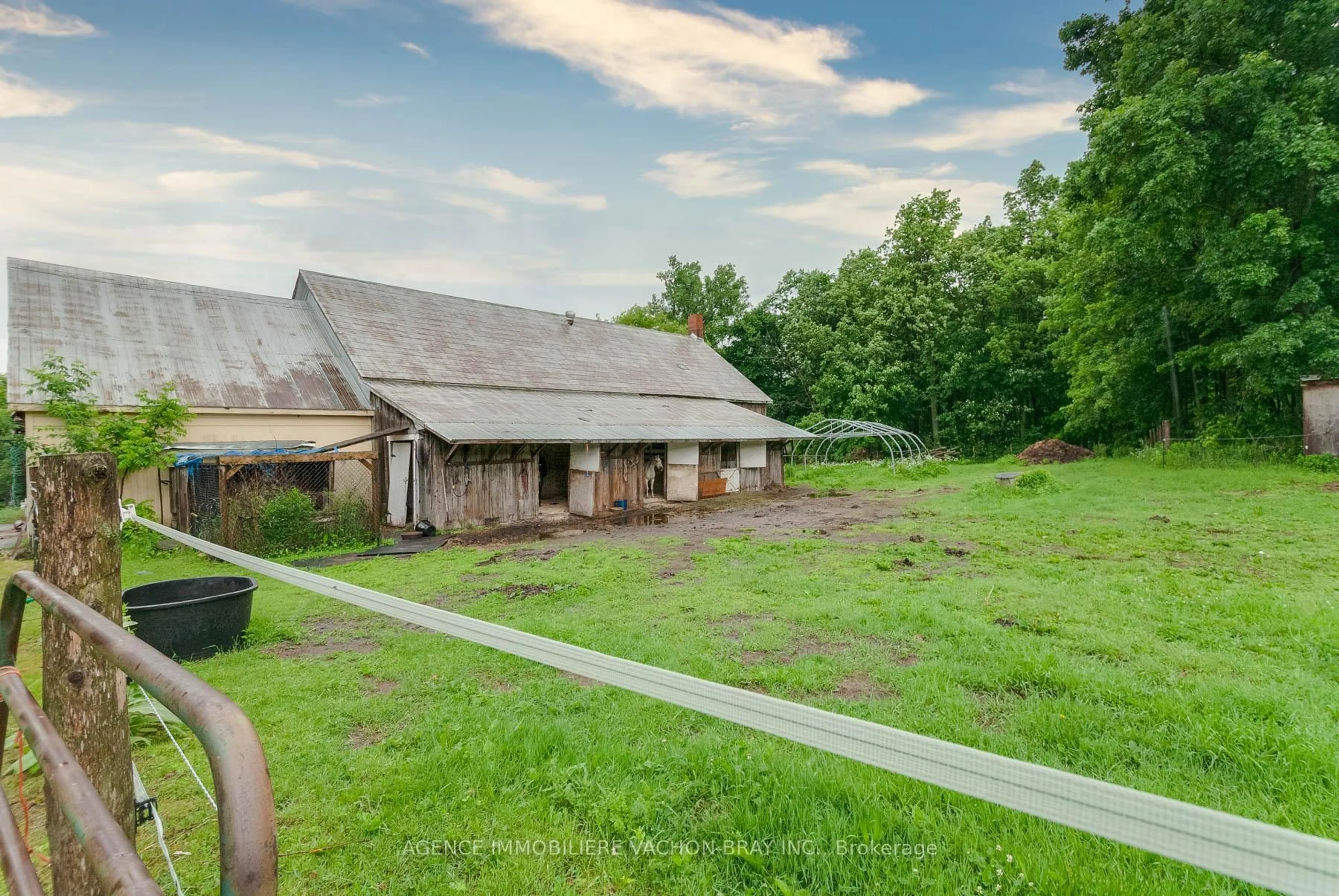 A pic from outside/outdoor area/front of a property/back of a property/a pic from drone, building for 21481 Butternut Lane, South Glengarry Ontario K0C 1Z0