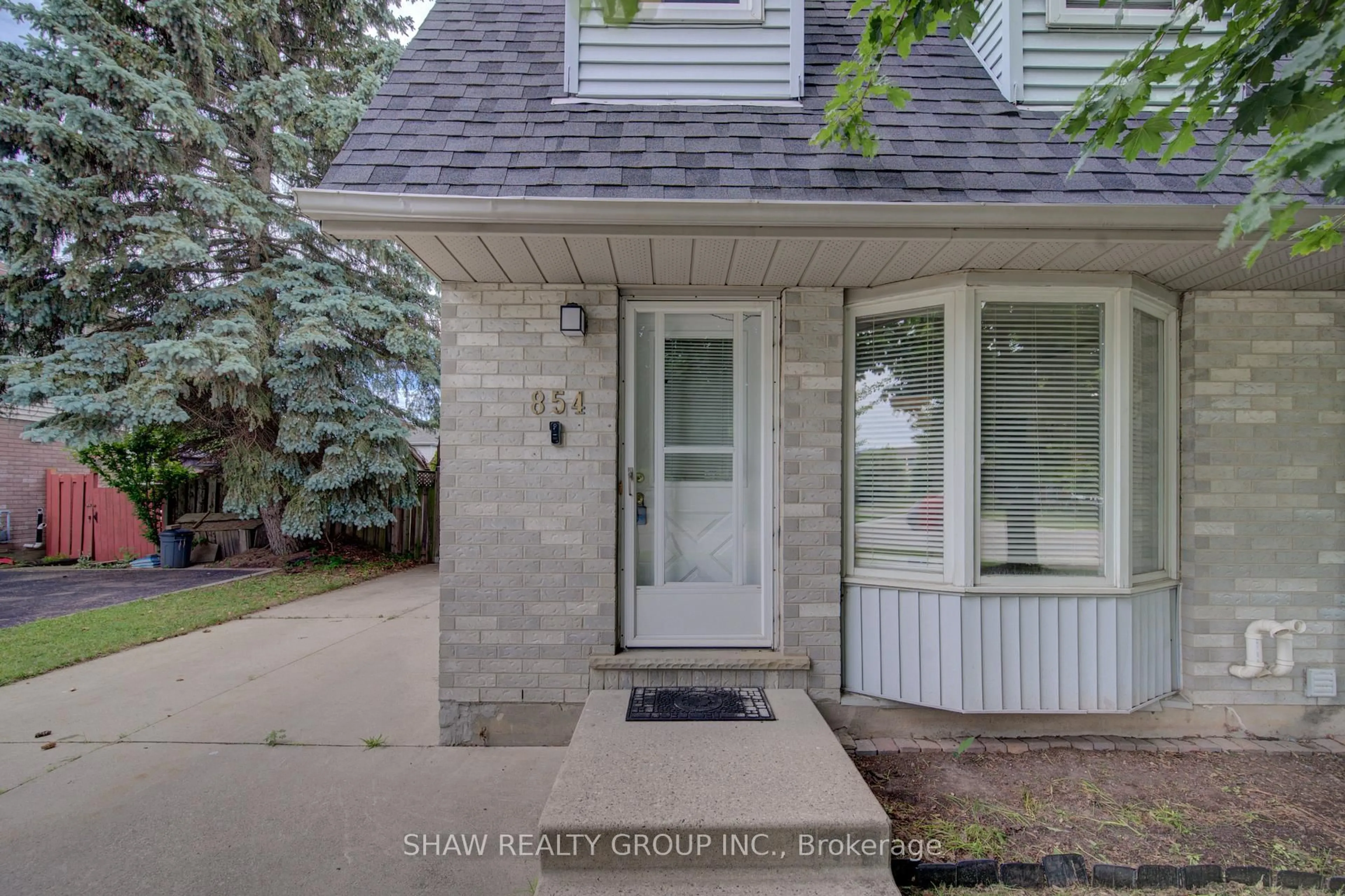 Unknown for 854 Elgin St N, Cambridge St, Cambridge Ontario N1R 8C2