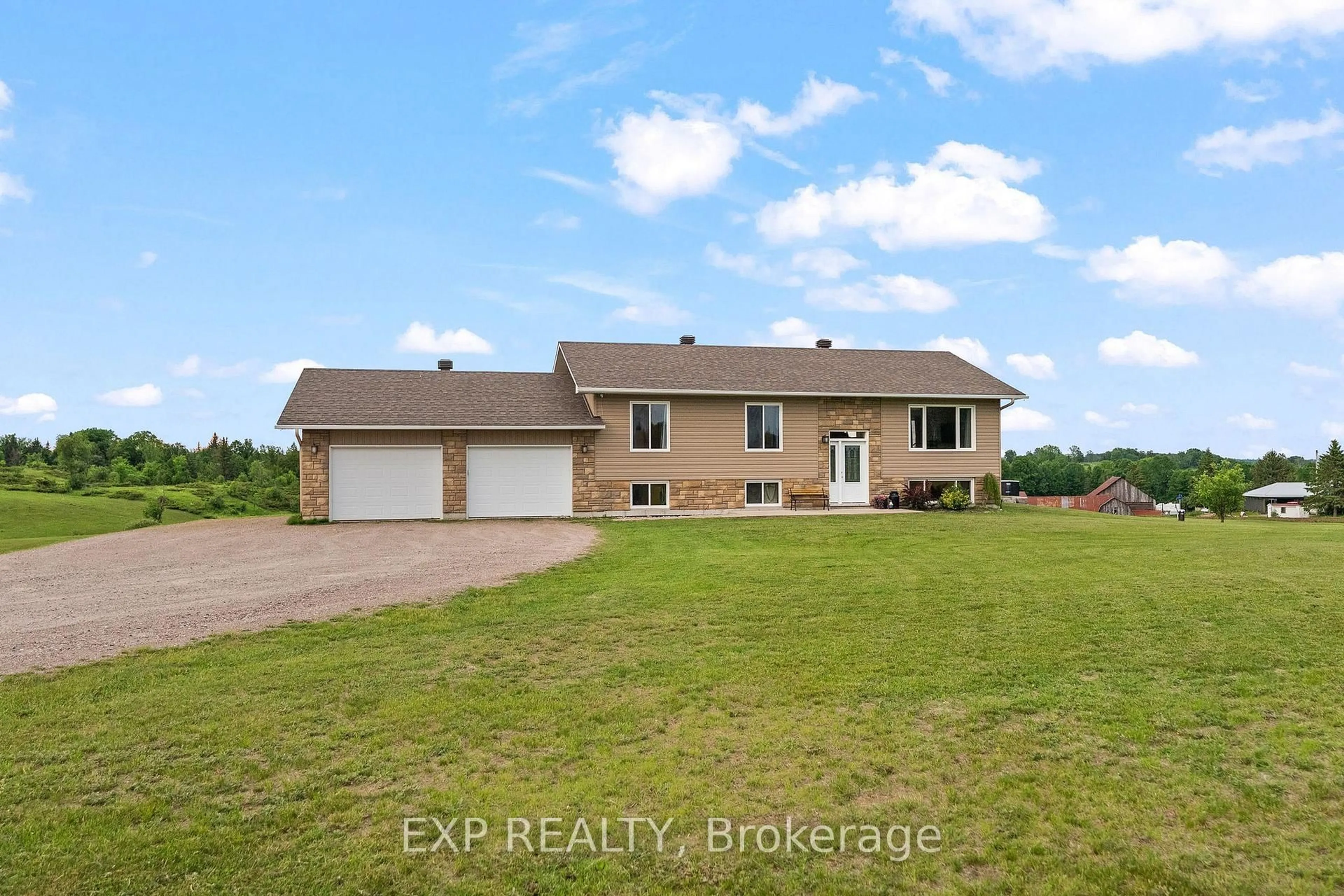 A pic from outside/outdoor area/front of a property/back of a property/a pic from drone, unknown for 566A Pinnacle Rd, Renfrew Ontario K7V 3Z6