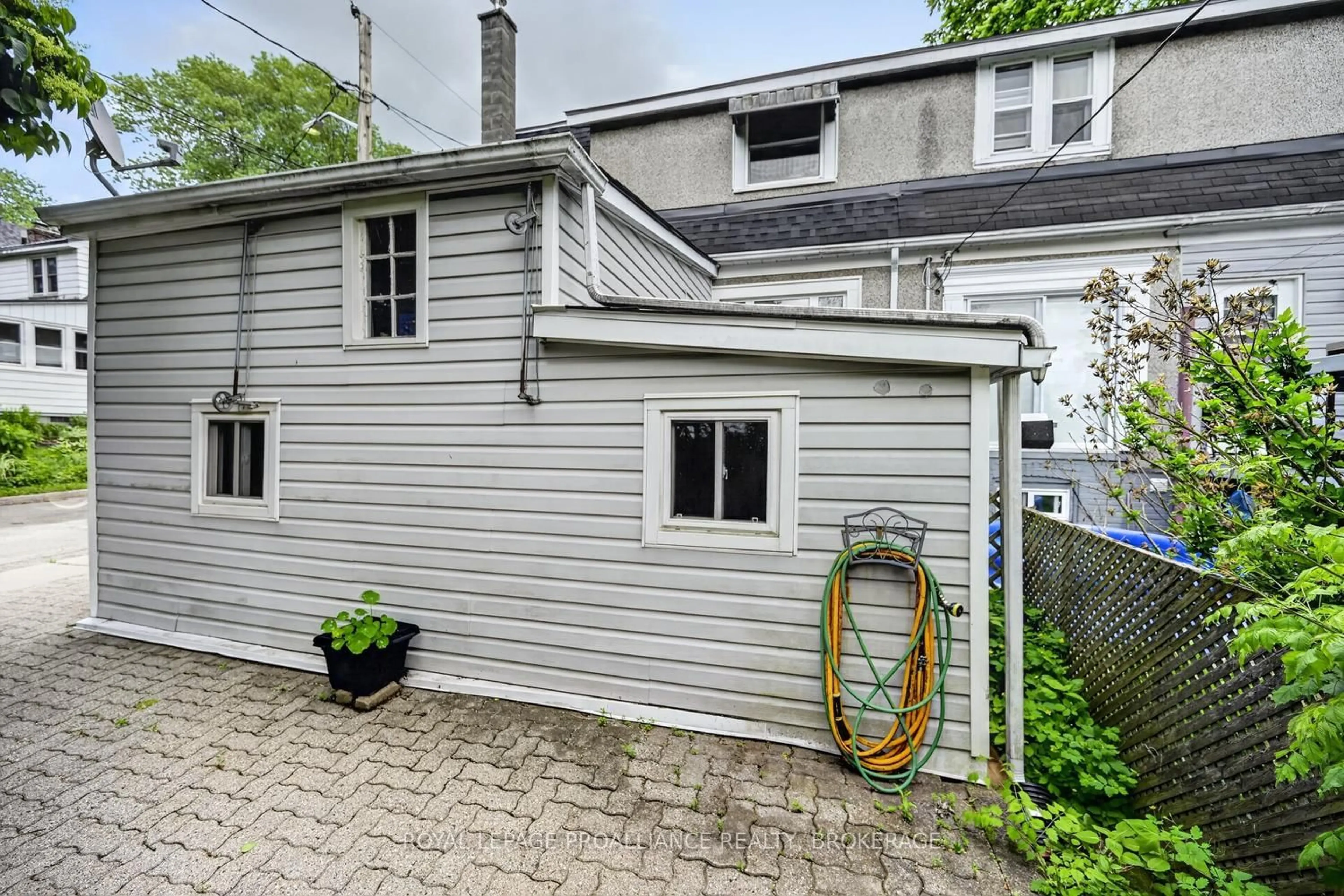 Unknown for 164 Pearl St, Brockville Ontario K6V 4C8