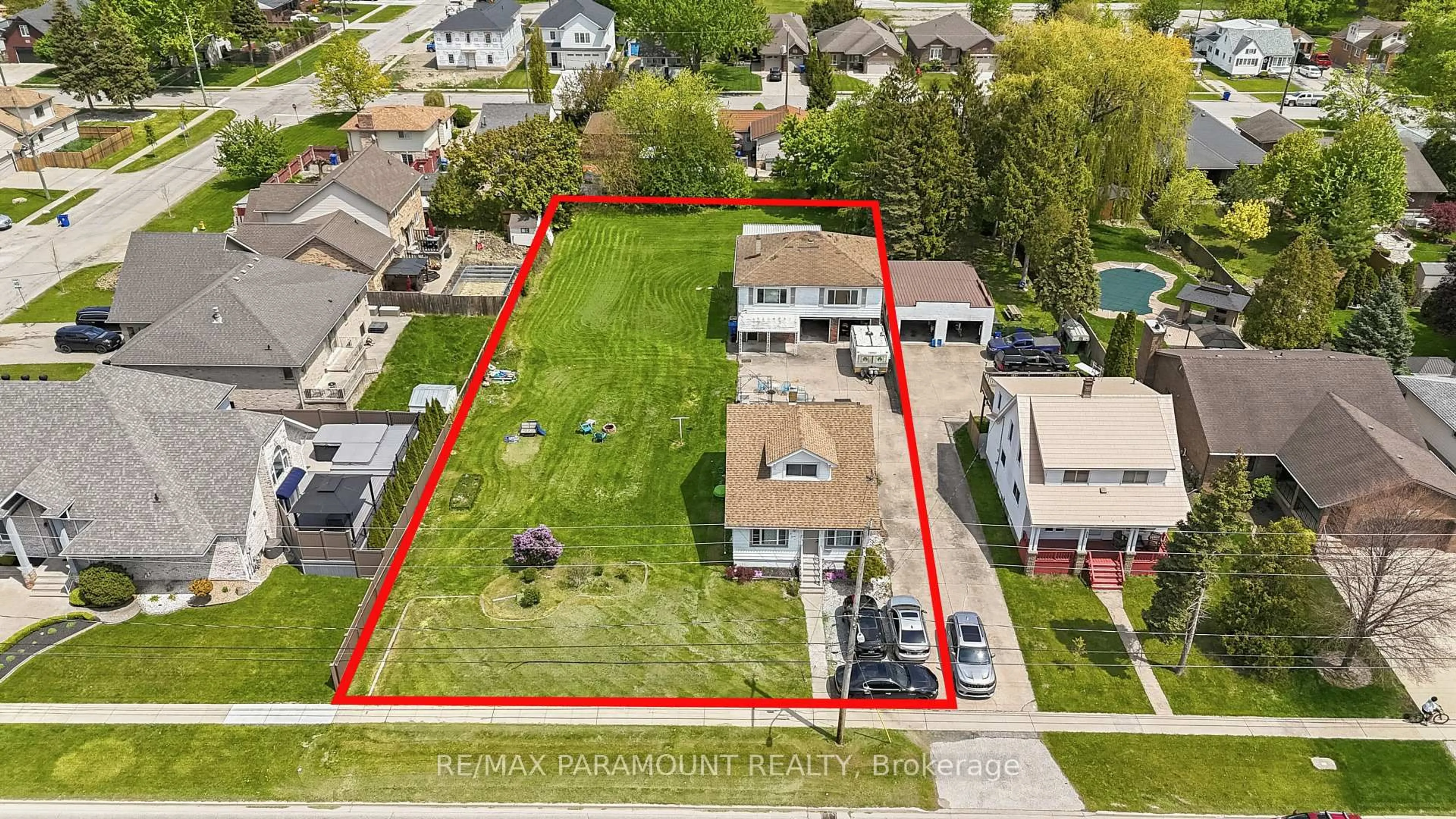 A pic from outside/outdoor area/front of a property/back of a property/a pic from drone, street for 224 Lesperance Rd #222, Tecumseh Ontario N8N 1W3