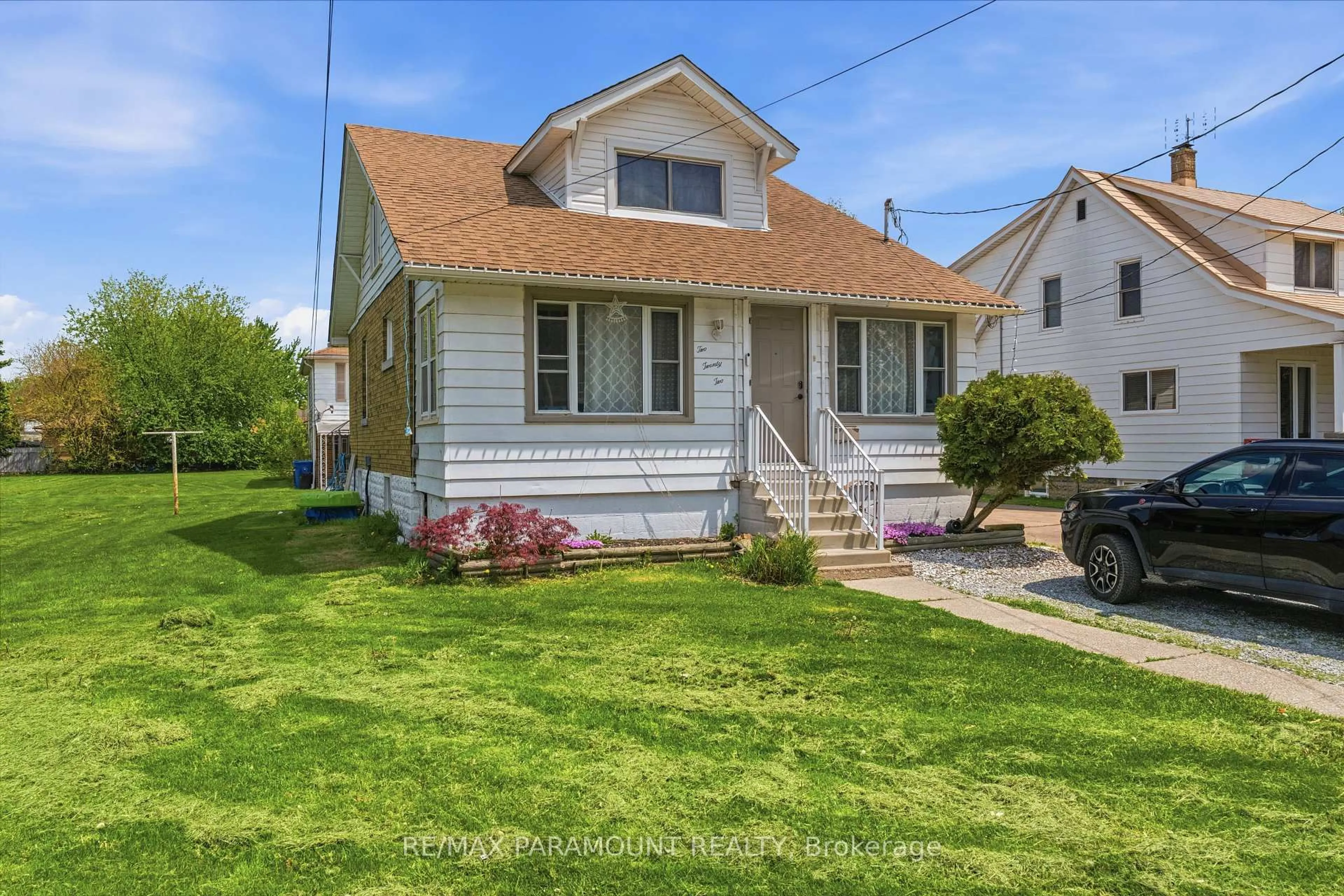 Home with vinyl exterior material, street for 224 Lesperance Rd #222, Tecumseh Ontario N8N 1W3