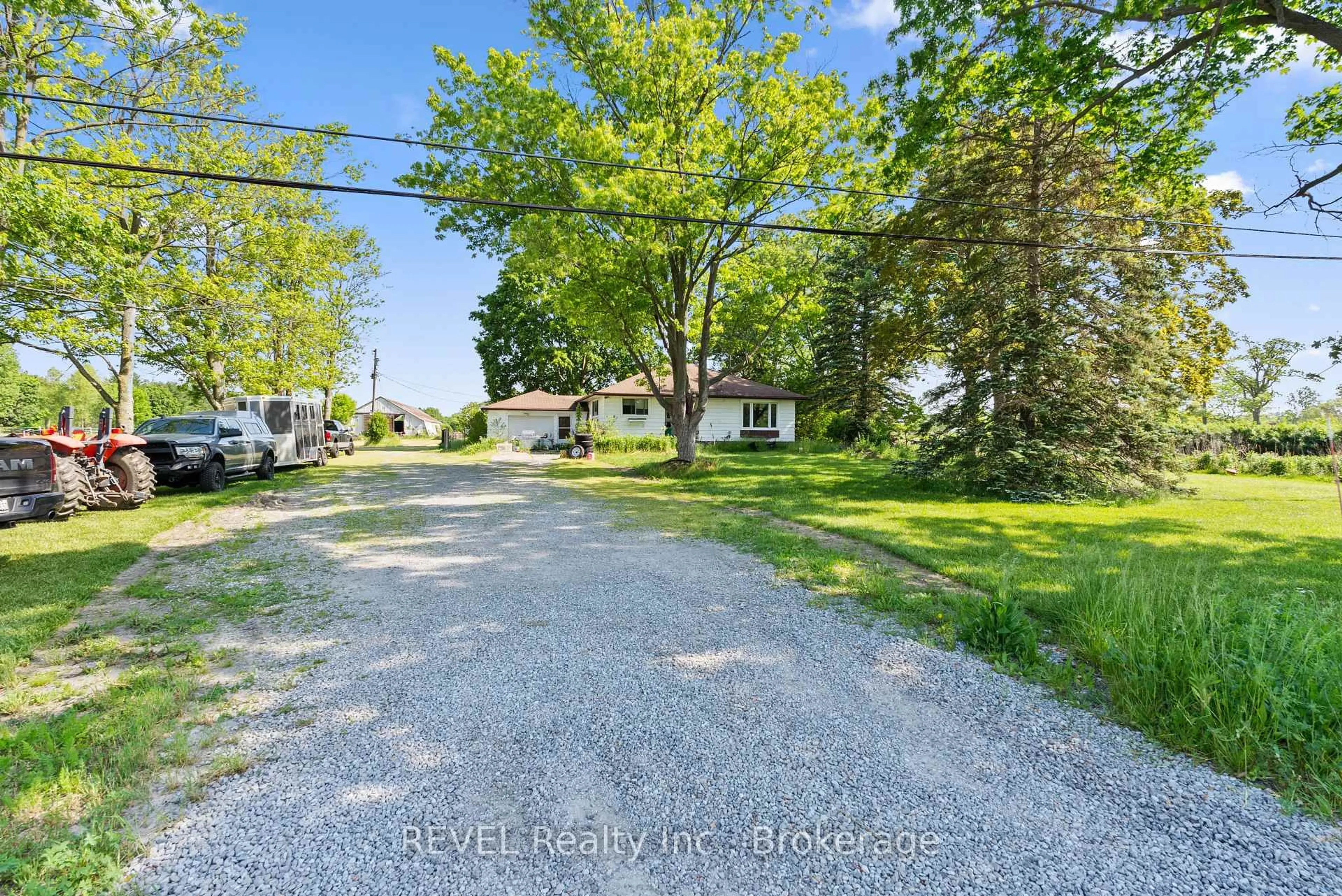 A pic from outside/outdoor area/front of a property/back of a property/a pic from drone, street for 43758 Highway 3 (Forks RD) Highway, Wainfleet Ontario L0S 1V0
