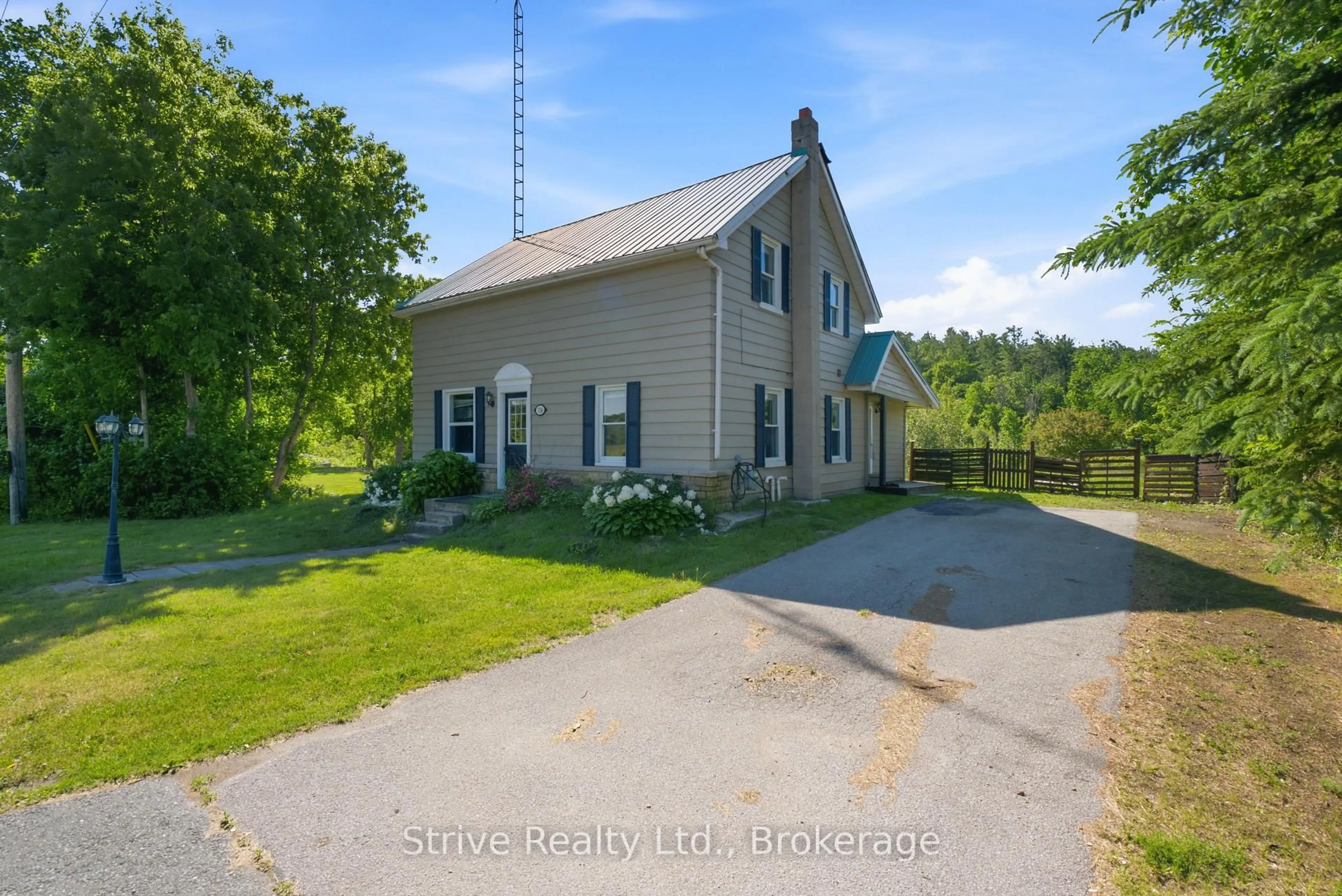 A pic from outside/outdoor area/front of a property/back of a property/a pic from drone, building for 116 Concession St, Trent Hills Ontario K0K 3K0