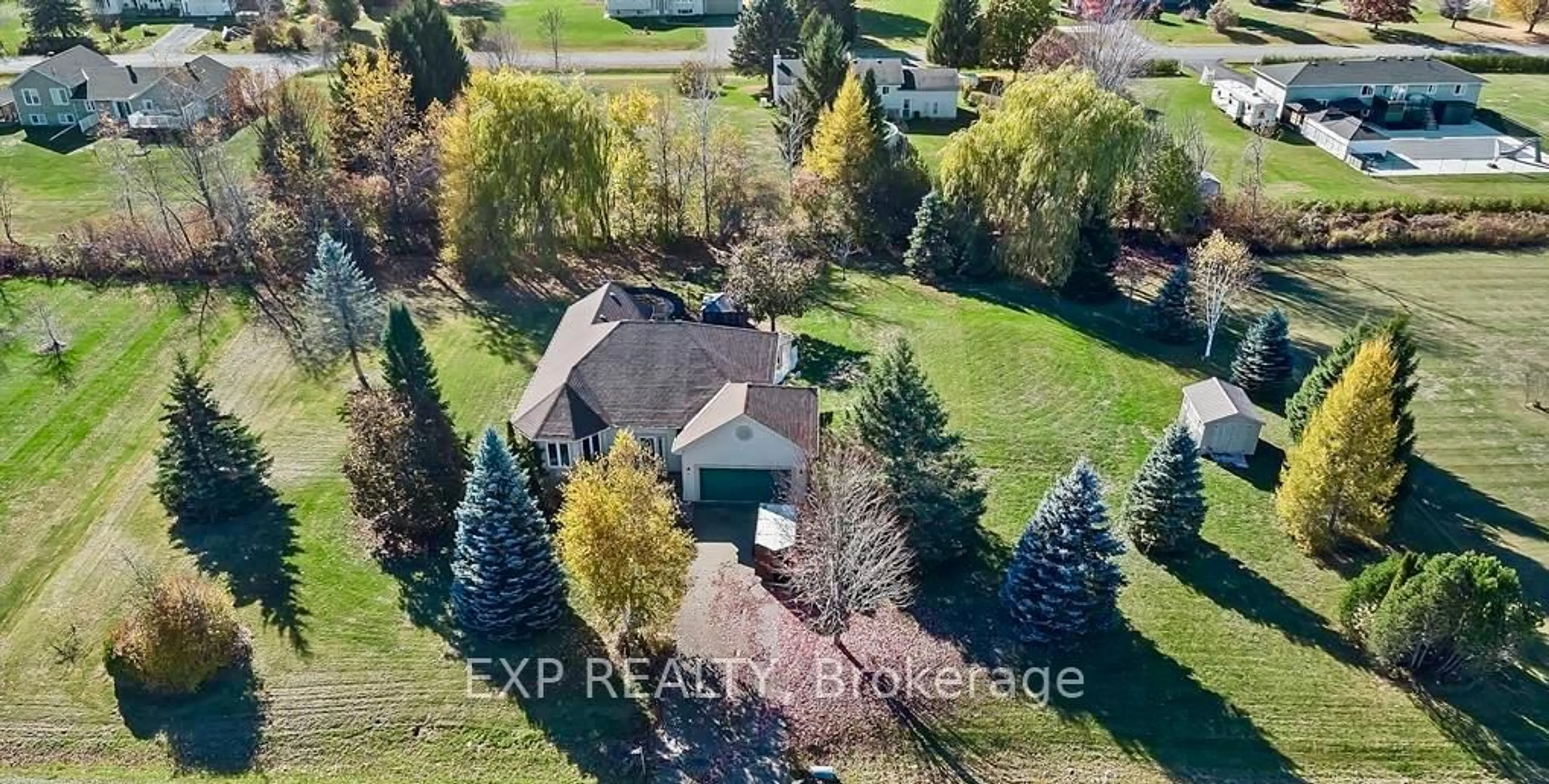 A pic from outside/outdoor area/front of a property/back of a property/a pic from drone, unknown for 60 PIONEER Dr, North Grenville Ontario K0G 1J0