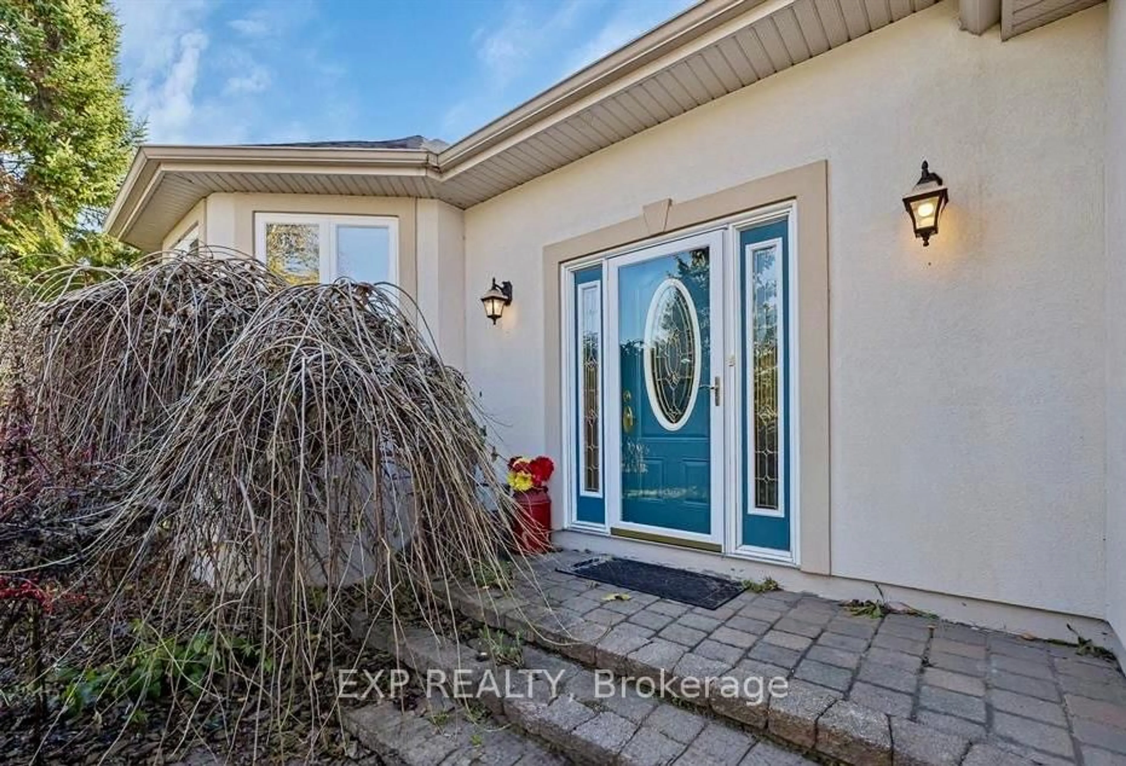 Indoor entryway for 60 PIONEER Dr, North Grenville Ontario K0G 1J0