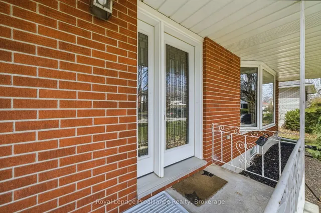 49 Plaza Sq, Belleville 4