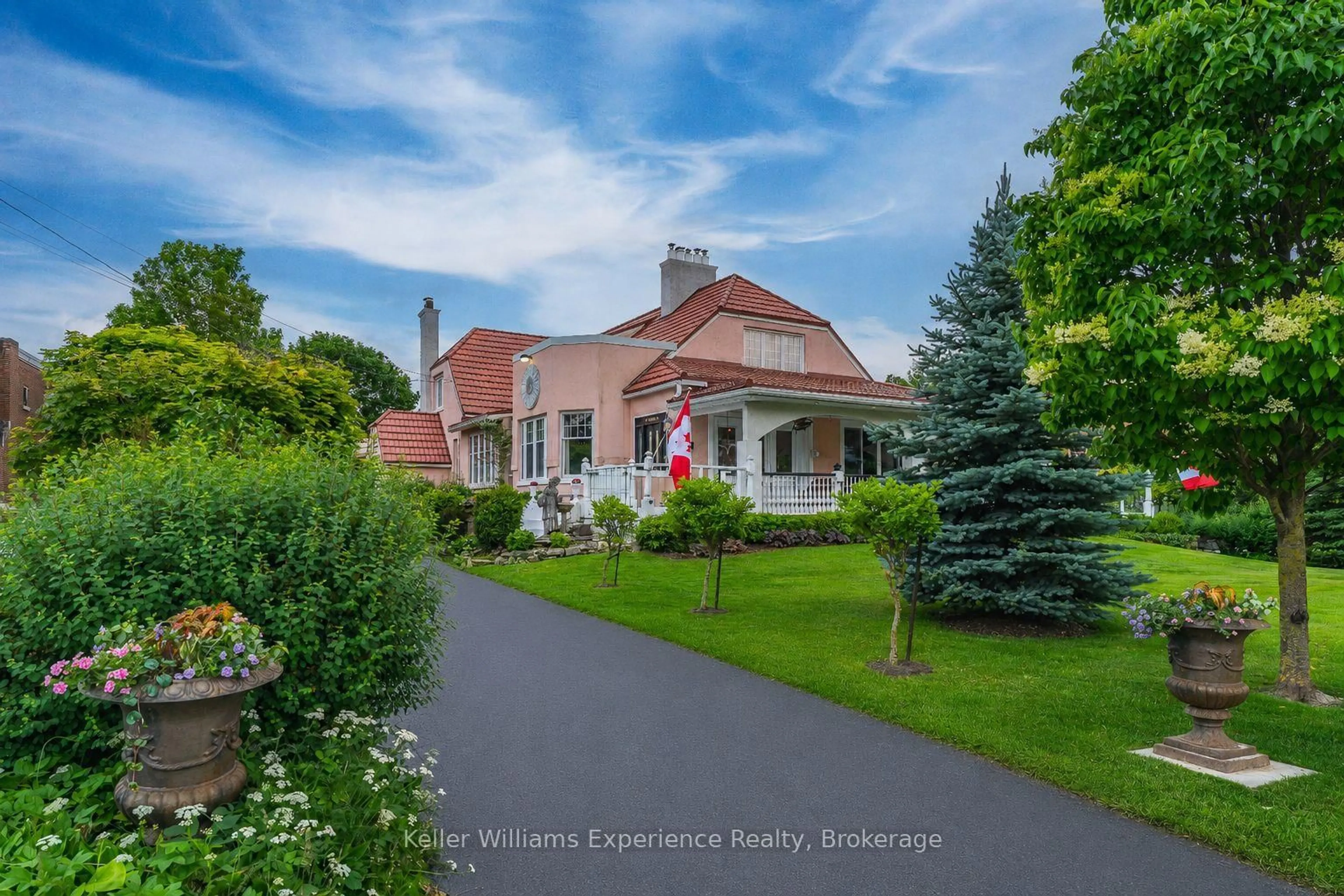 A pic from outside/outdoor area/front of a property/back of a property/a pic from drone, street for 85 10th St, Hanover Ontario N4N 1M9