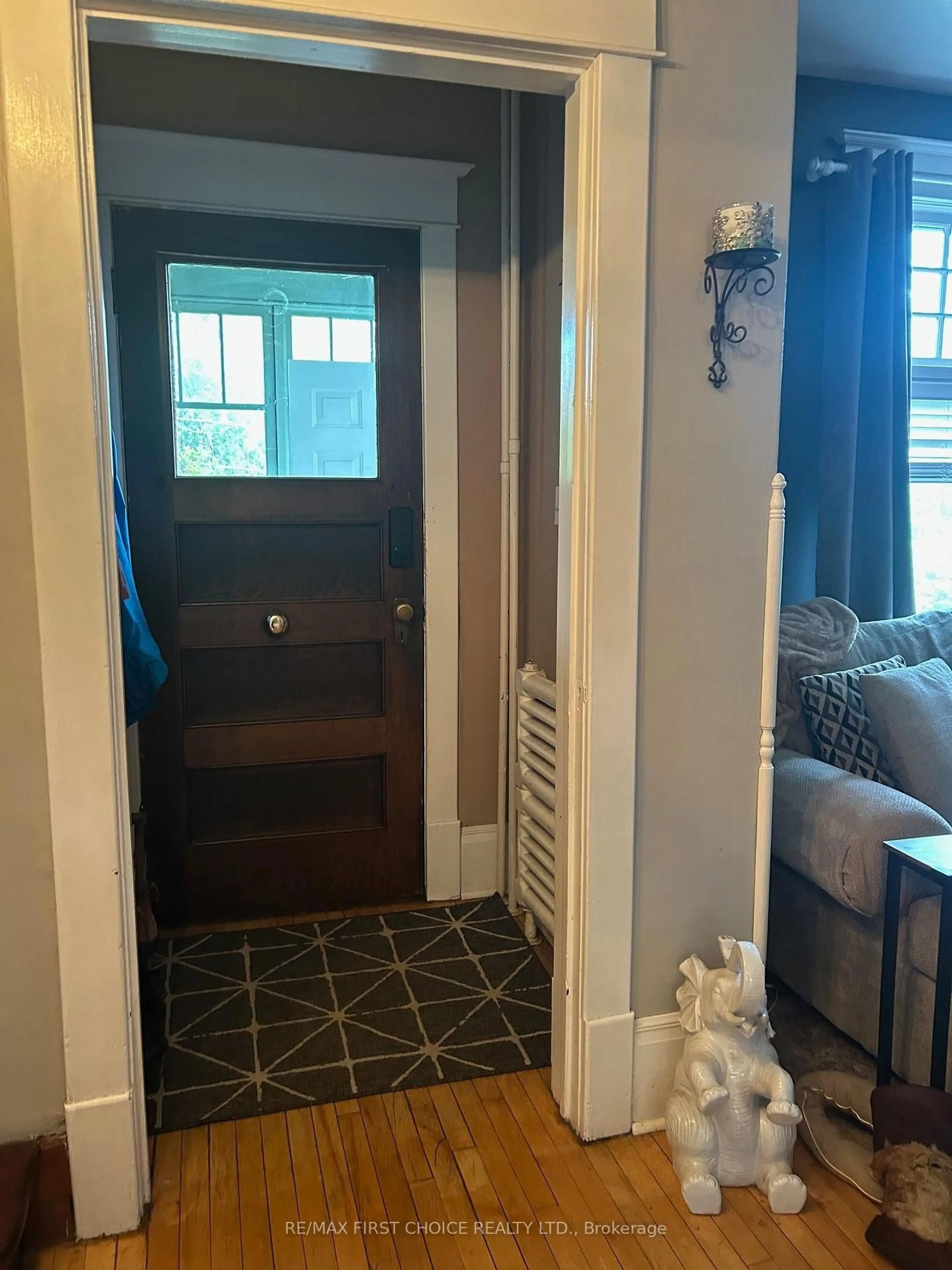 Indoor entryway for 275 Argyle St, Thunder Bay Ontario P7A 3P2