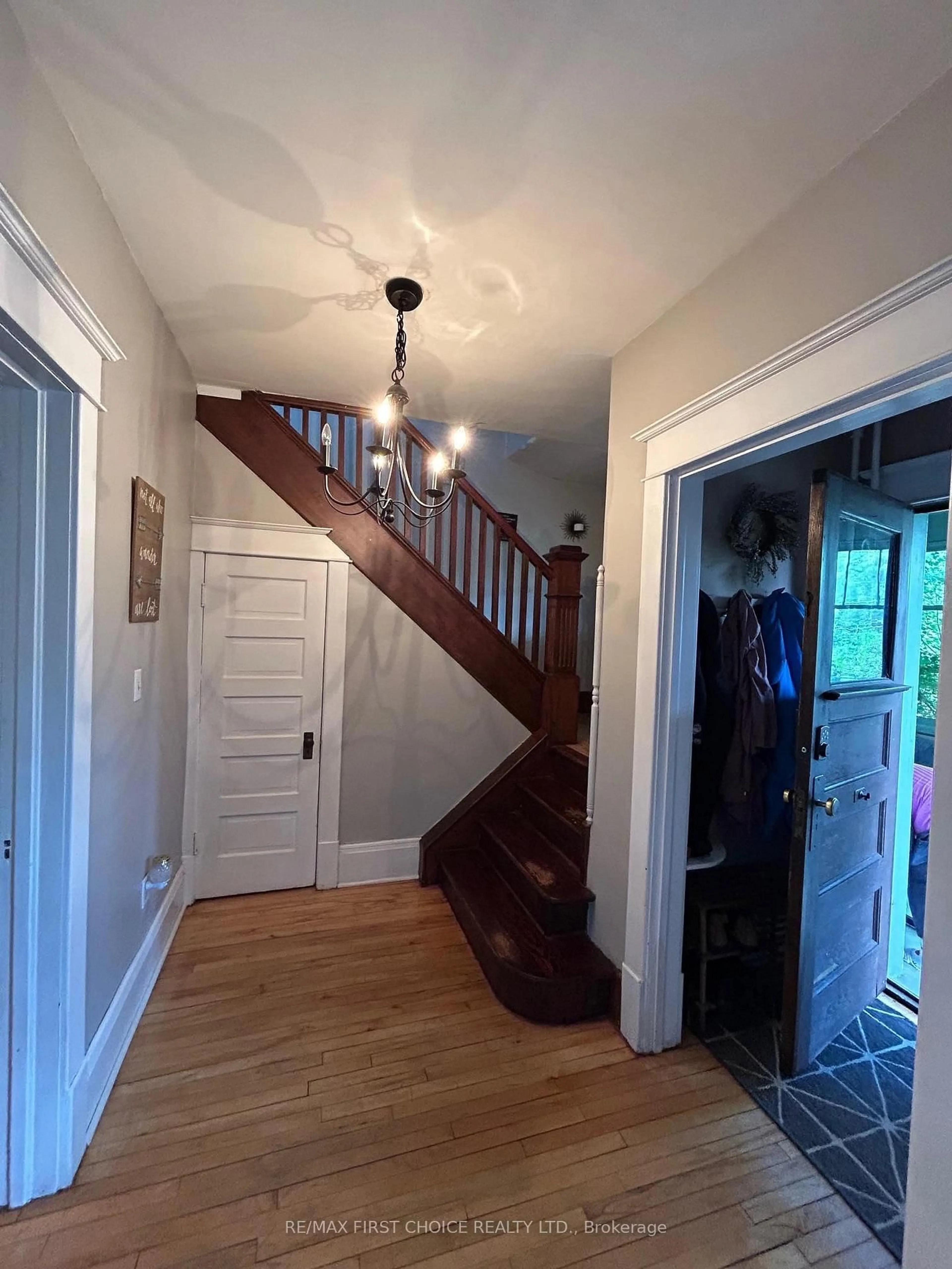 Indoor foyer for 275 Argyle St, Thunder Bay Ontario P7A 3P2
