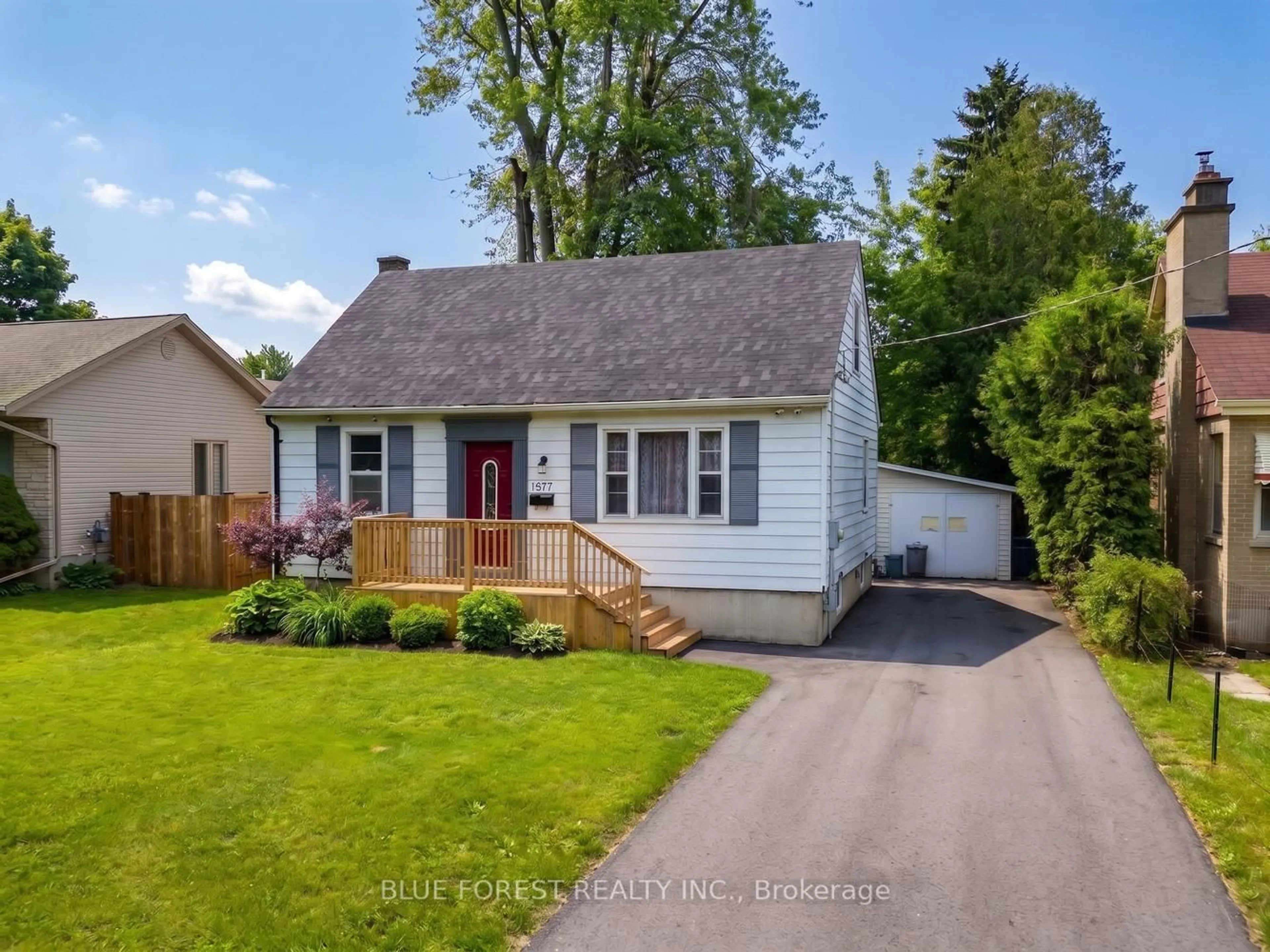 Unknown for 1877 Royal Cres, London East Ontario N5W 2A9