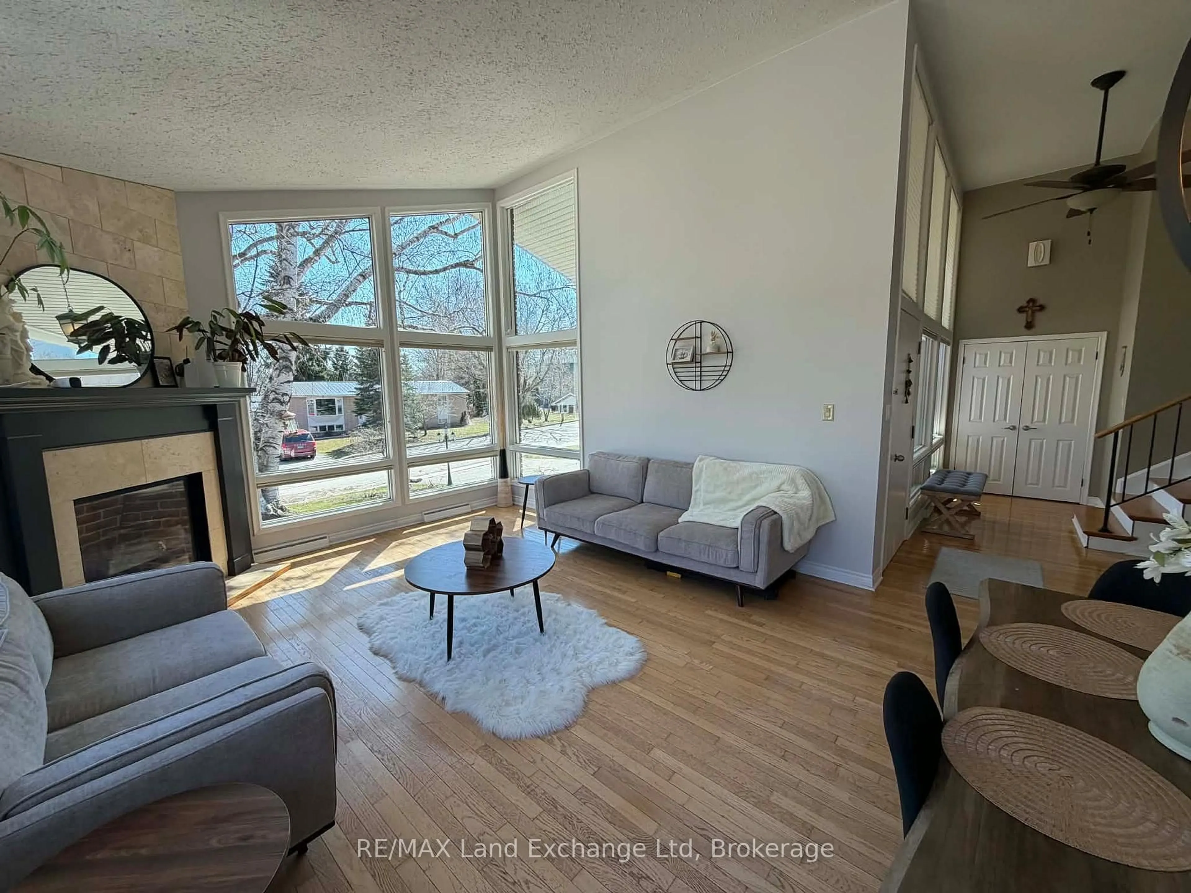 Living room with furniture, unknown for 320 Summit Dr, North Huron Ontario N0G 2W0