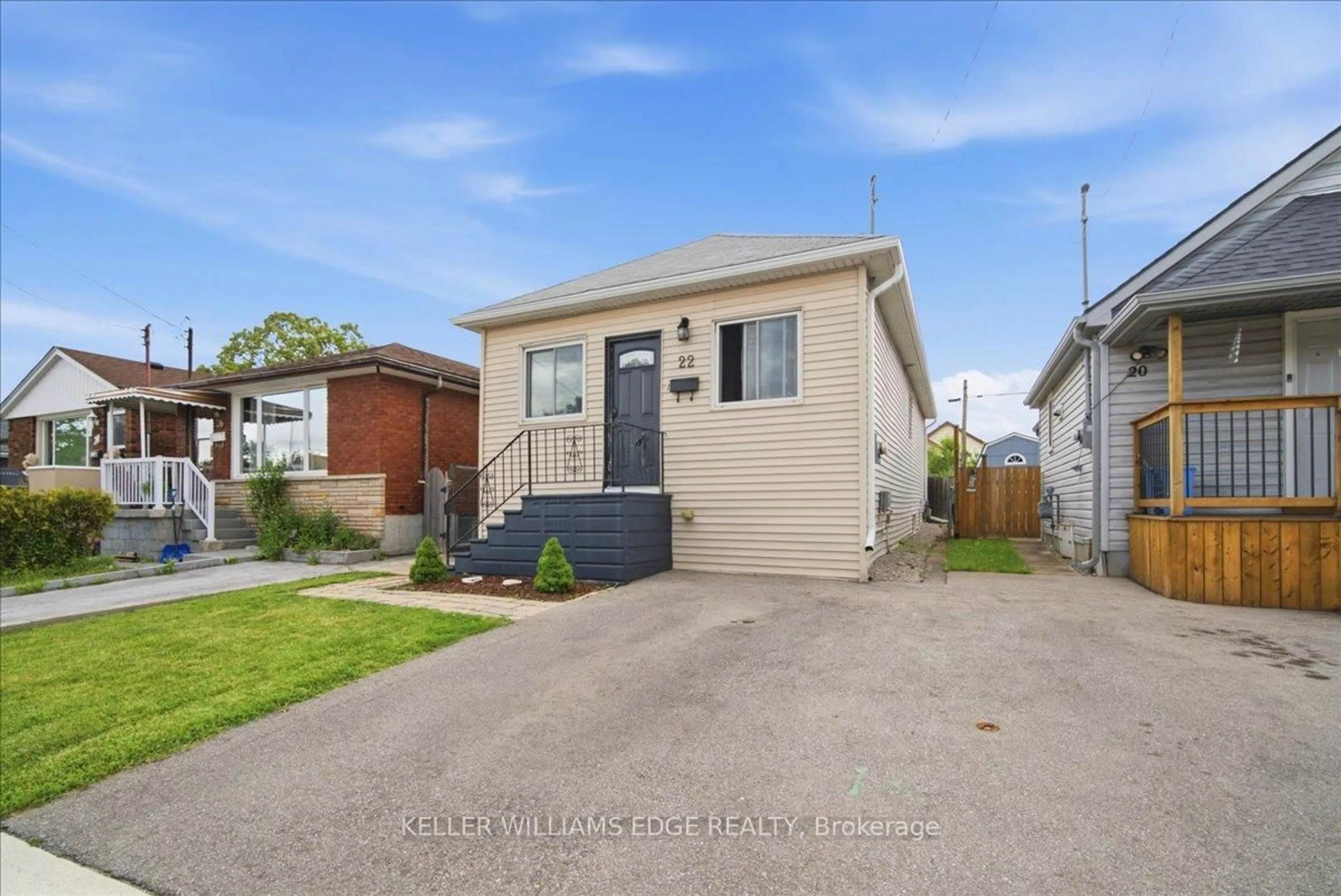 A pic from outside/outdoor area/front of a property/back of a property/a pic from drone, street for 22 Delena Ave, Hamilton Ontario L8H 6B4
