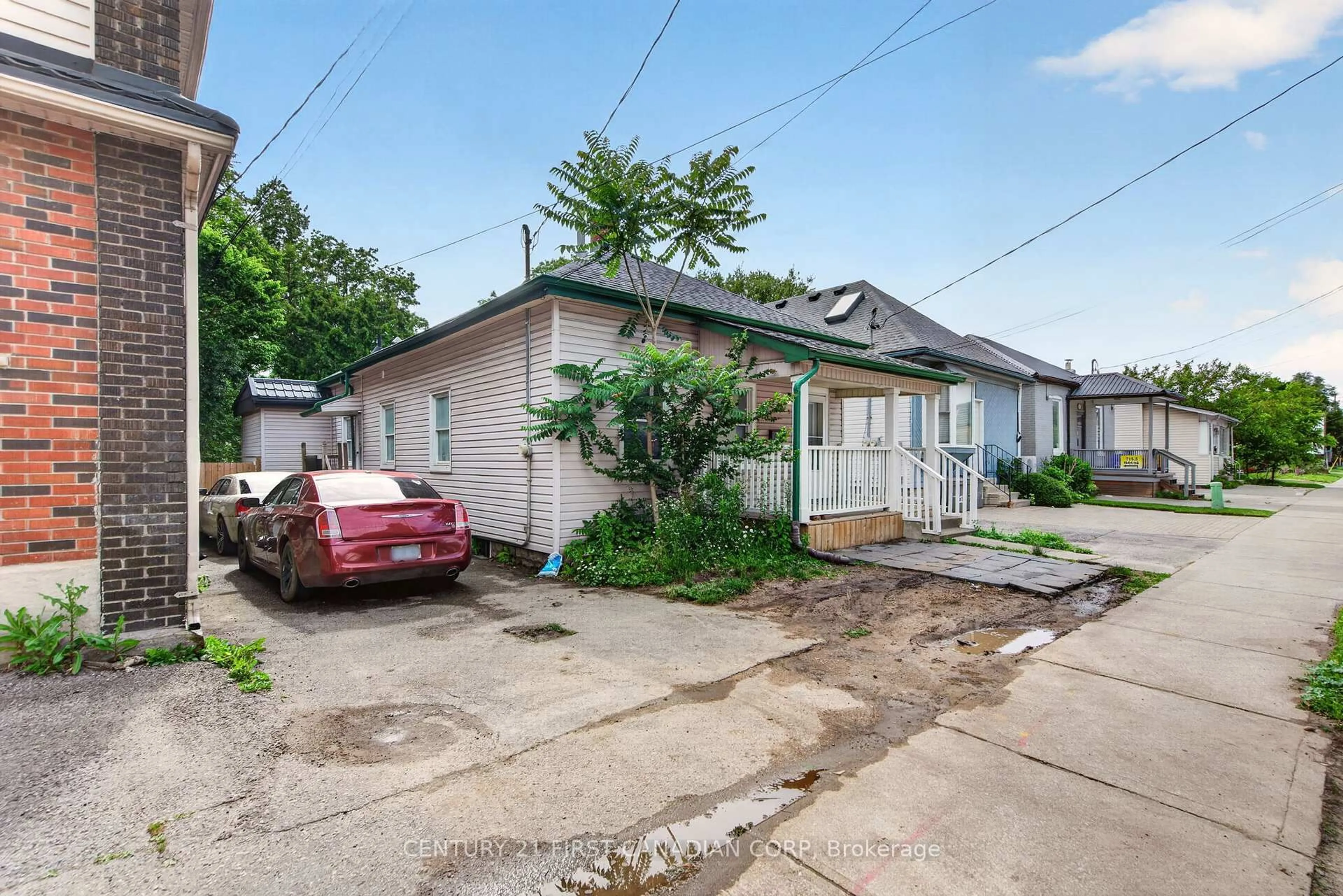 Unknown for 713 Adelaide St, London East Ontario N5Y 2L4