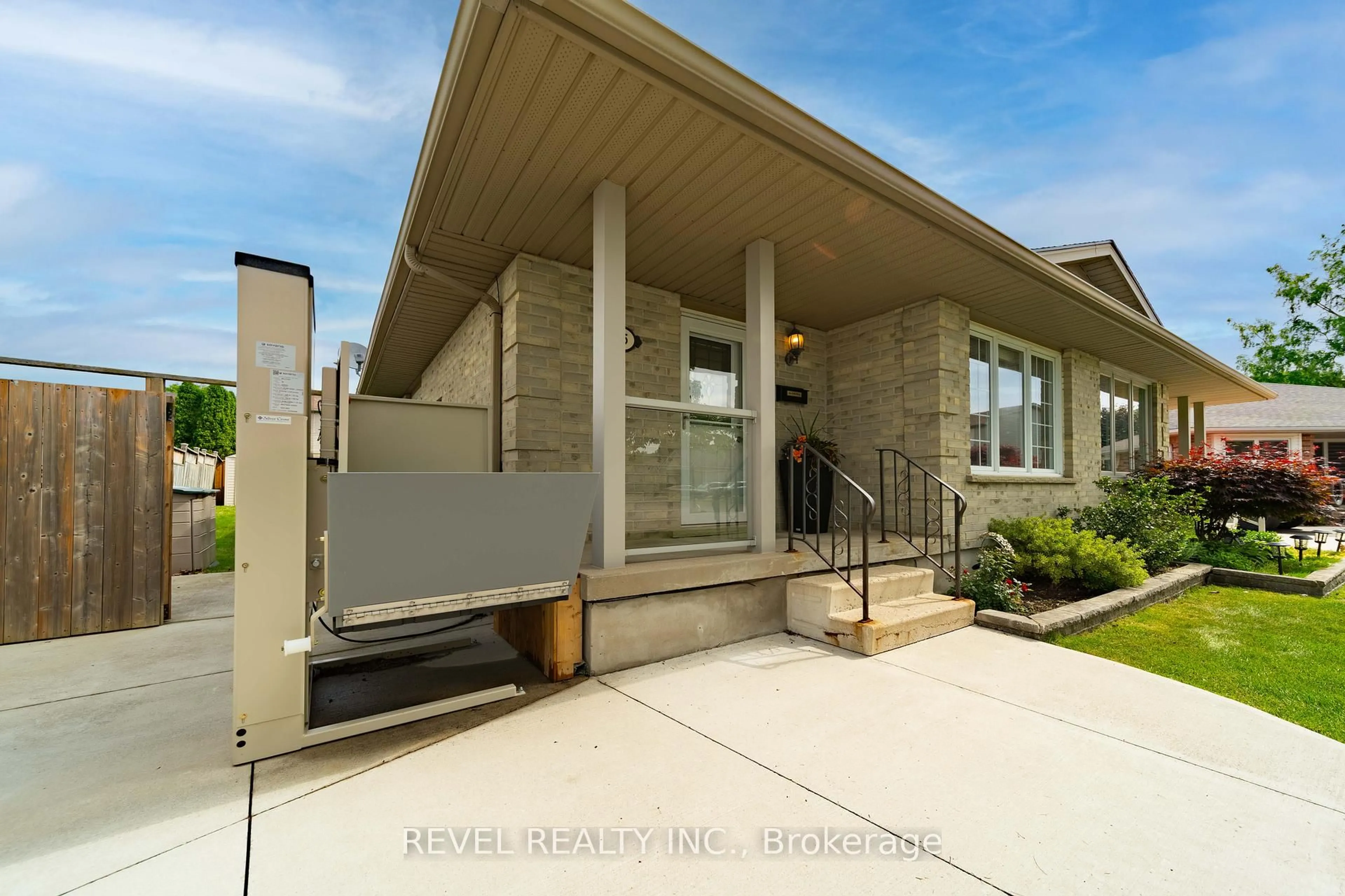Unknown for 25 Rodney Cres, St. Thomas Ontario N5R 6E1