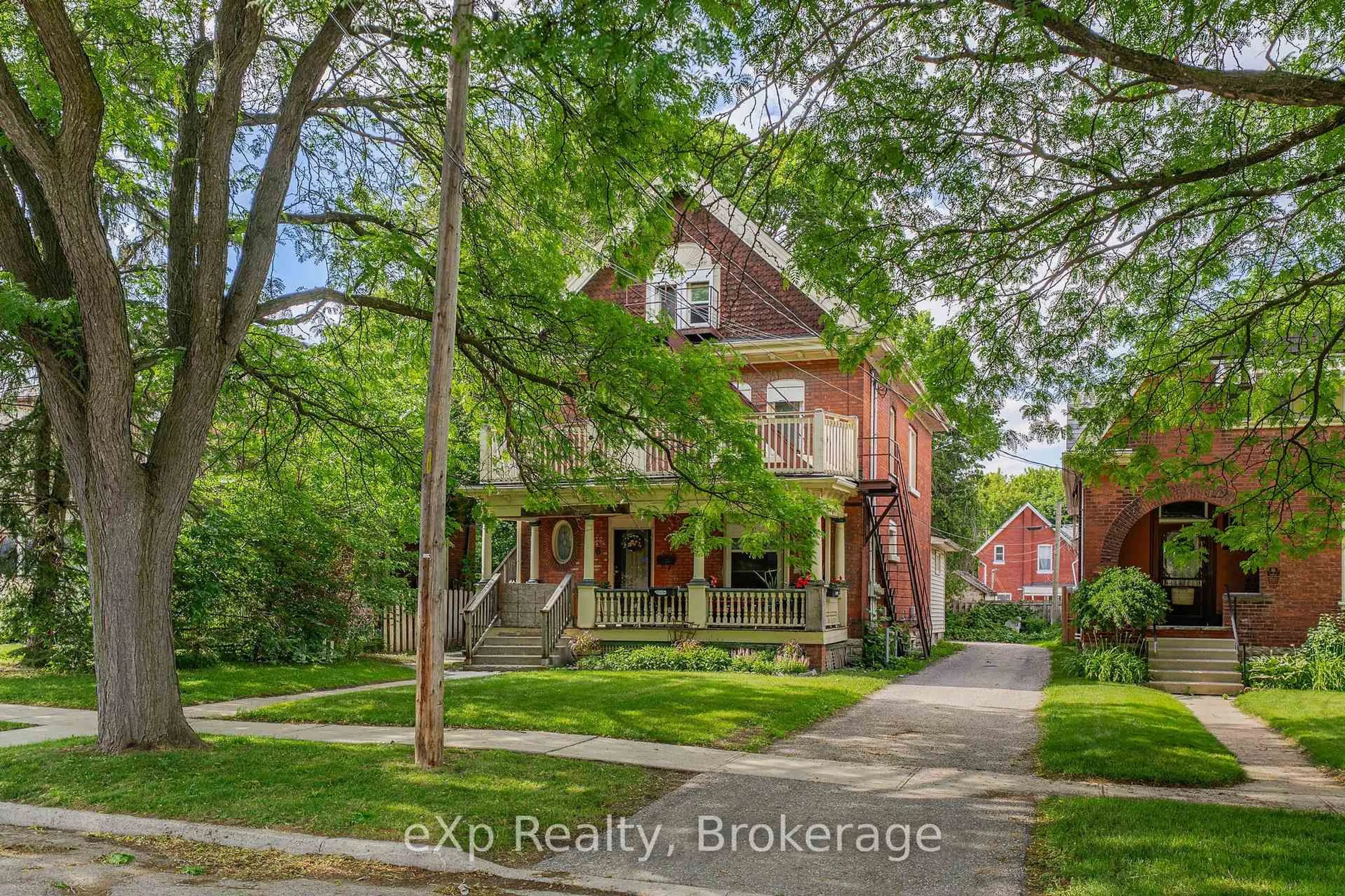Home with brick exterior material, street for 126 Chatham St, Brant Ontario N3S 4G4