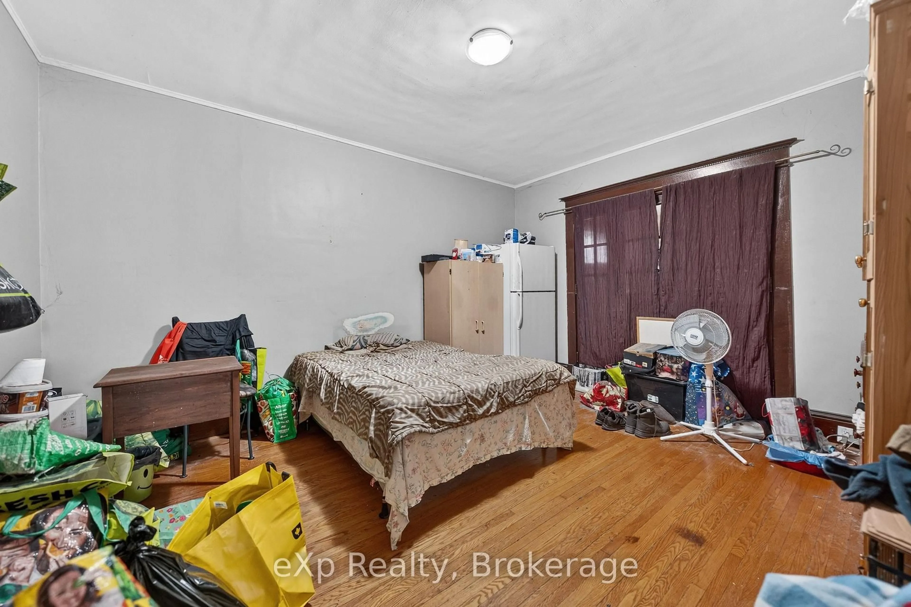 A pic of a room for 126 Chatham St, Brant Ontario N3S 4G4